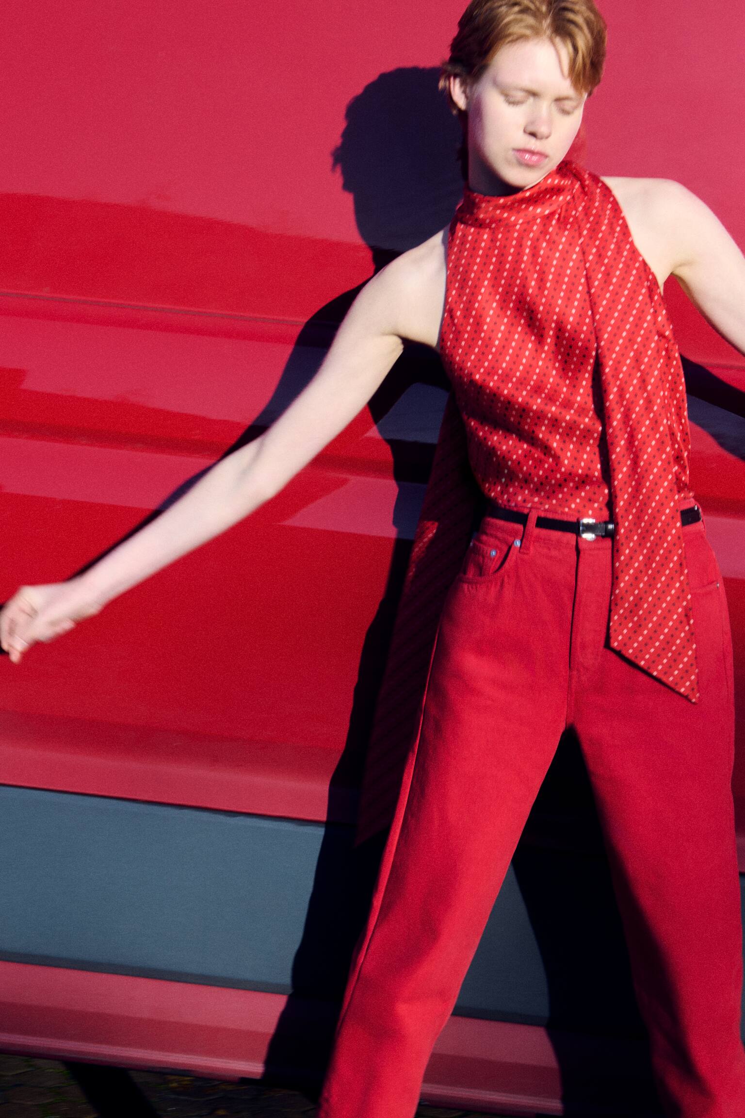 Ψηλόμεσο Κωνικό Τζιν - Έντονο Κόκκινο/Ανοιχτό Μπλε - 10