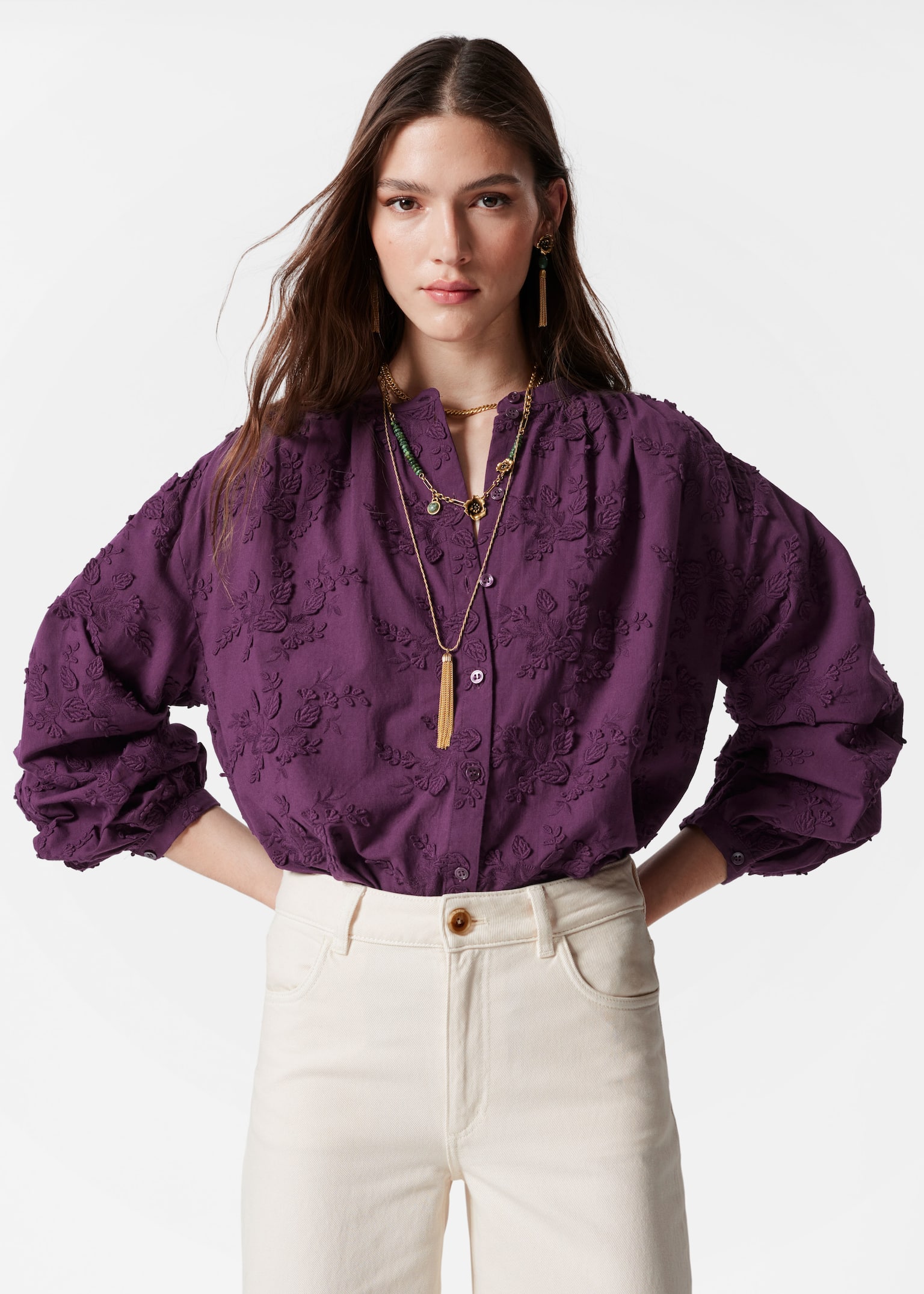 Voluminöse Bluse mit Blumenapplikation - Lila/Navyblau/Altrosa Stickerei
