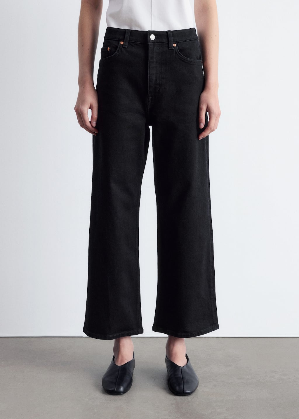 Image of Cropped Wide-Leg Jeans