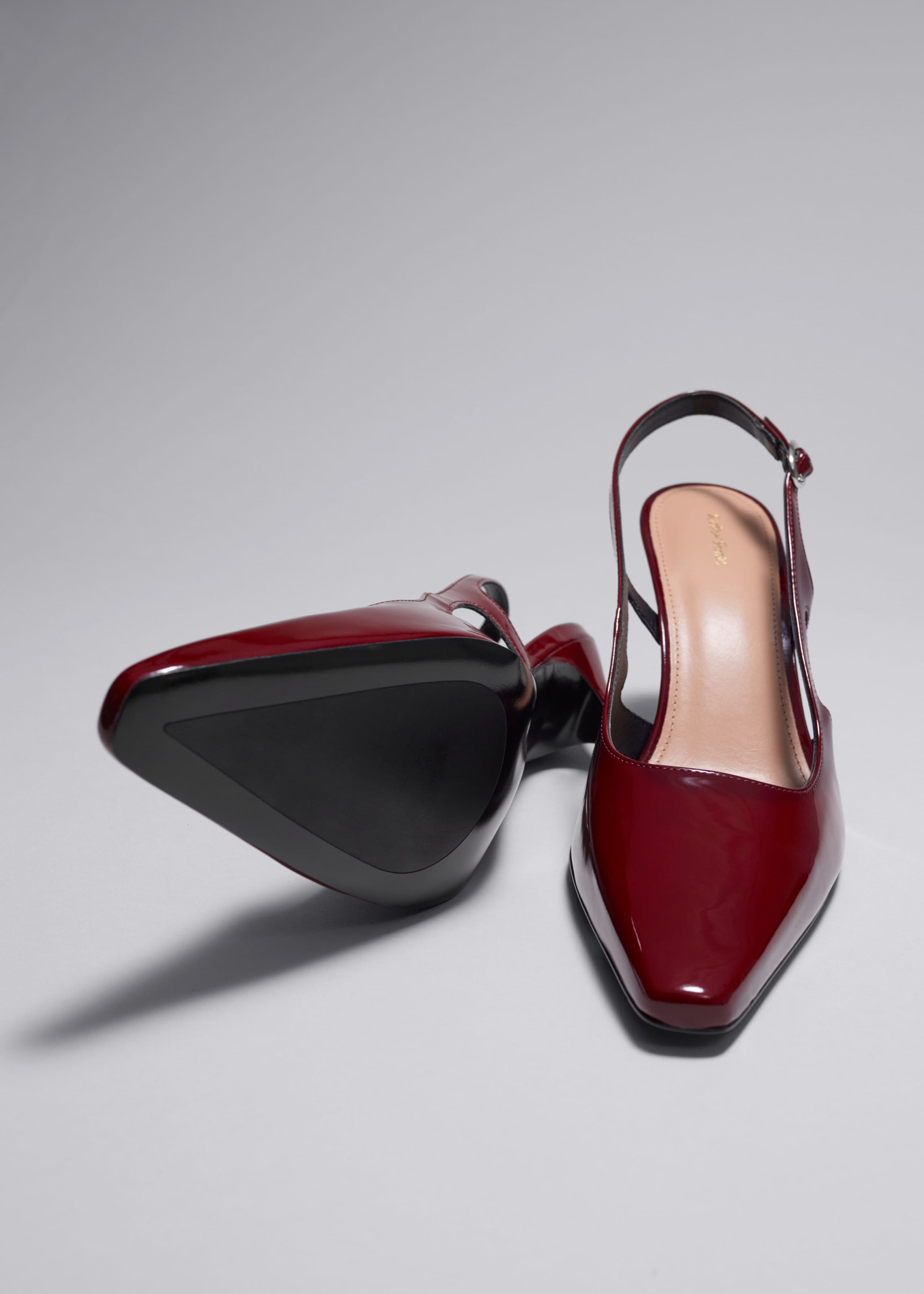 Décolleté slingback in pelle - {{variantName}} - Descrizione dettagliata