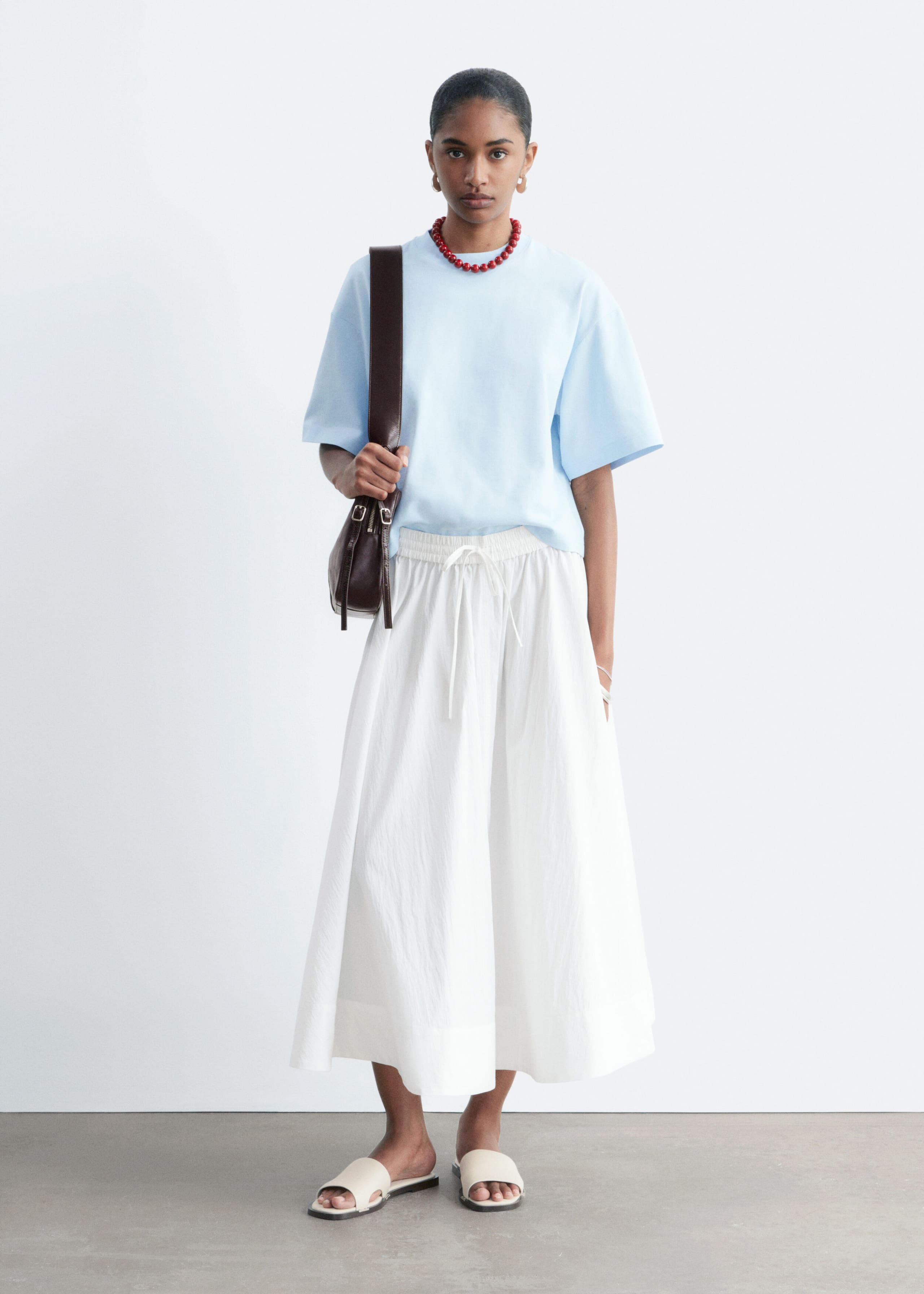 Boxy T-Shirt - Black - Lookbook