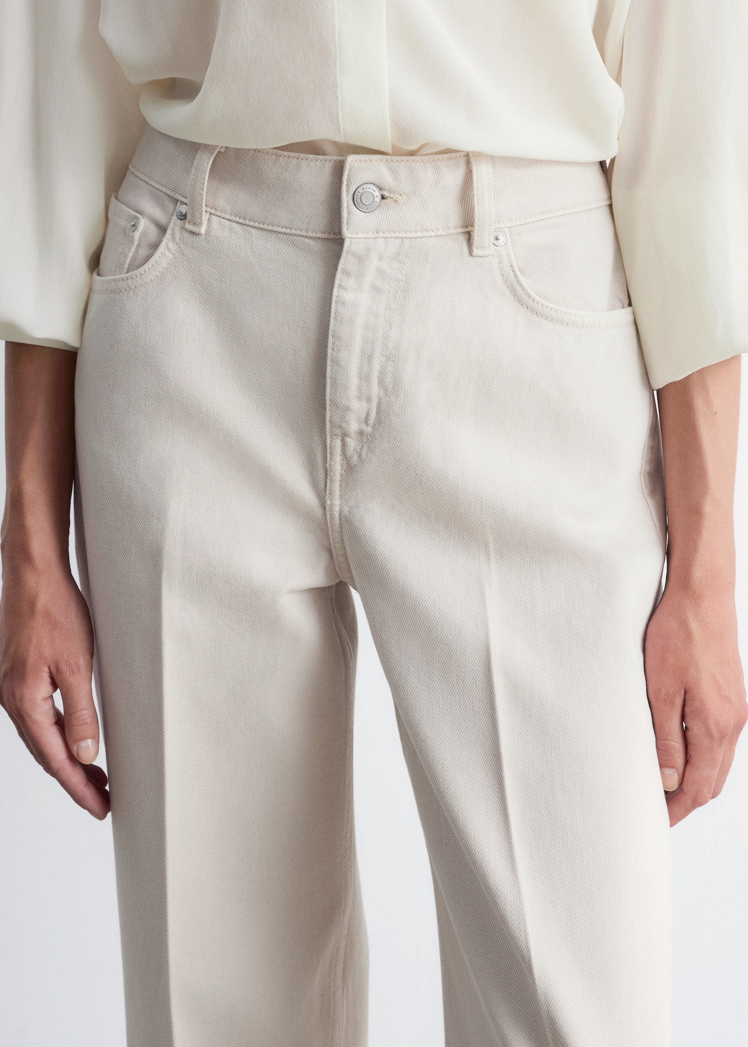 Tapered Jeans - Cream White/Medium blue/Black/Light Blue/Beige - 6