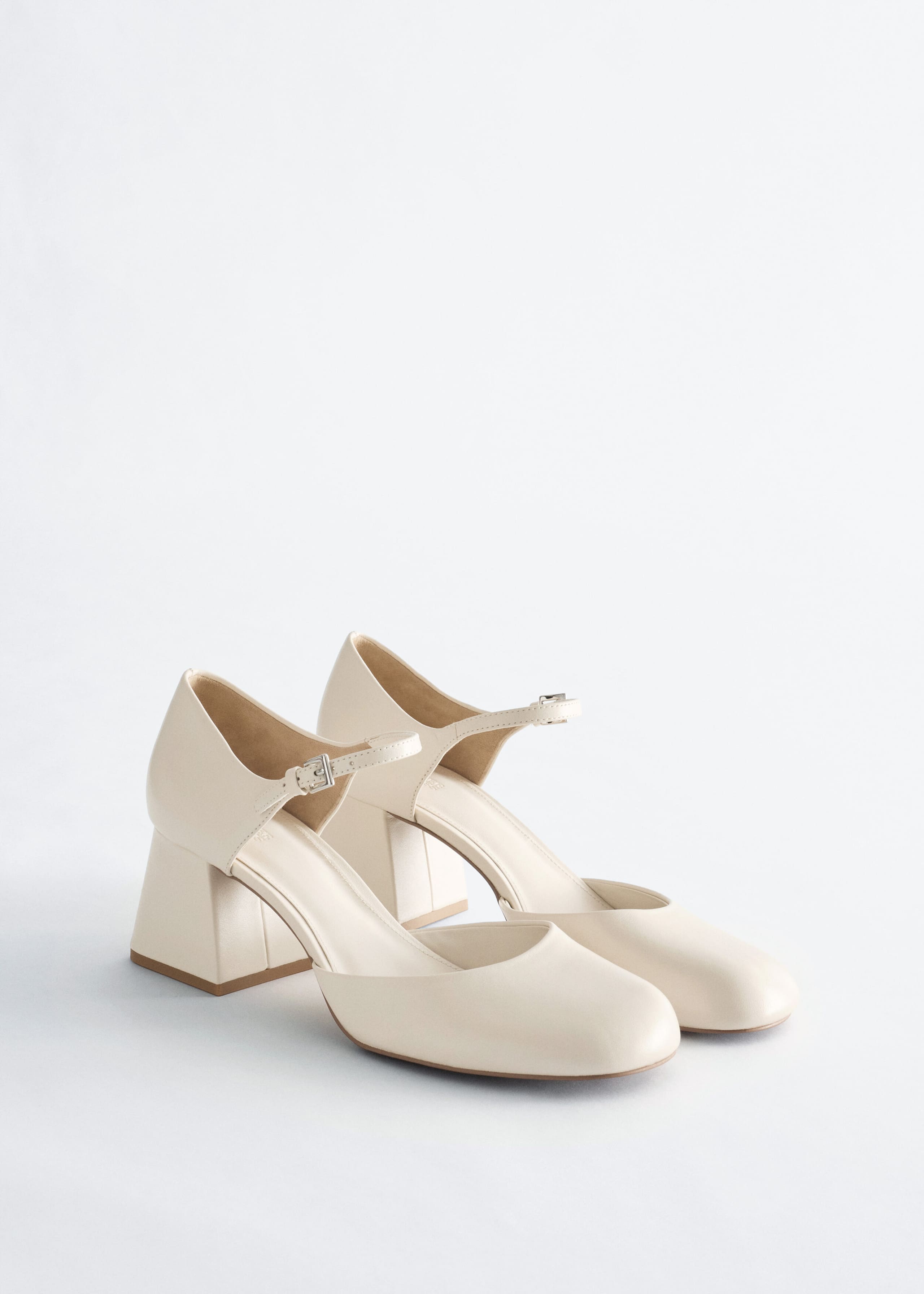 Leren pumps met blokhak - Gebroken wit - Stilleven