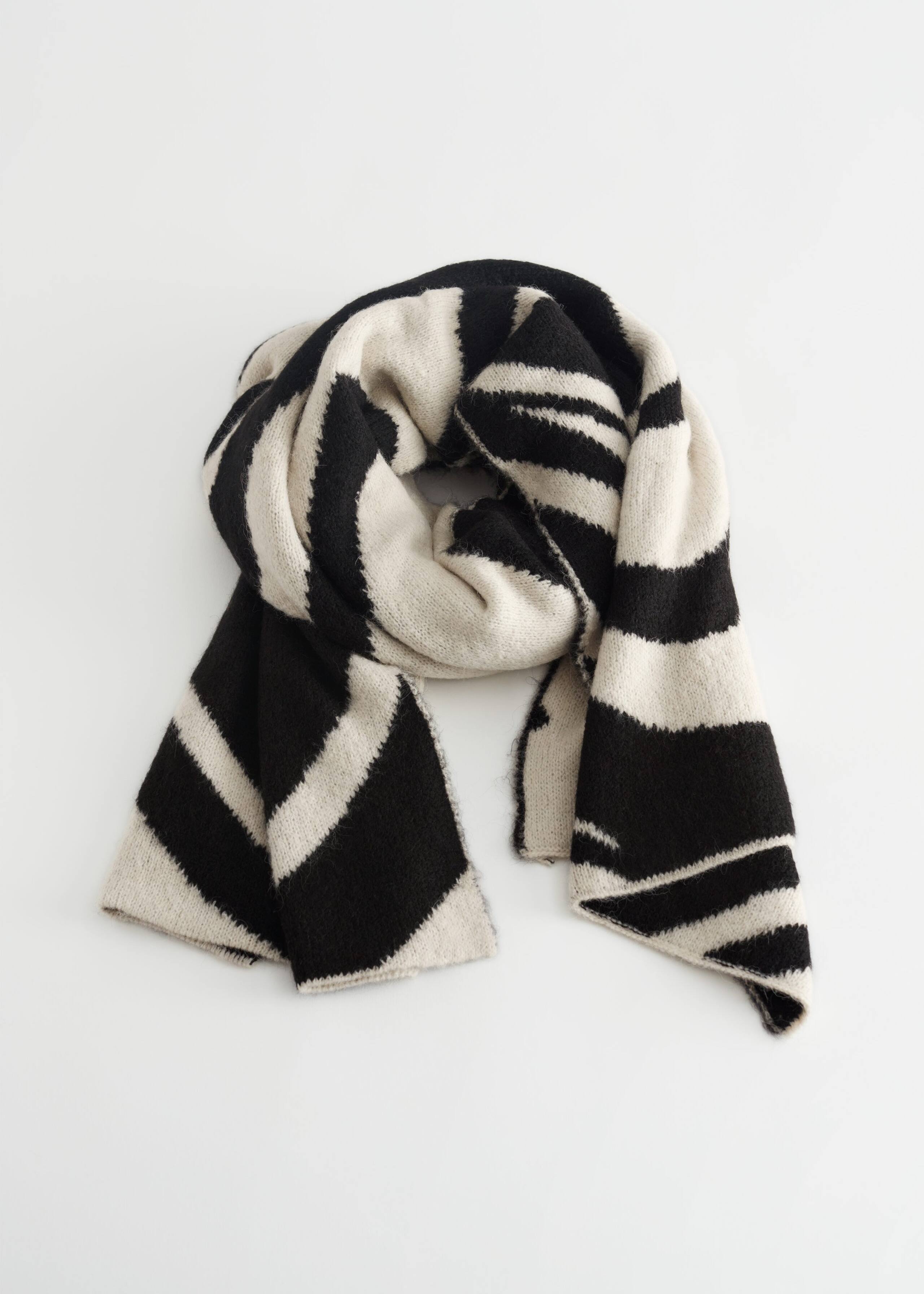 Graphical Jacquard Knit Scarf - Black/Beige - Still Life