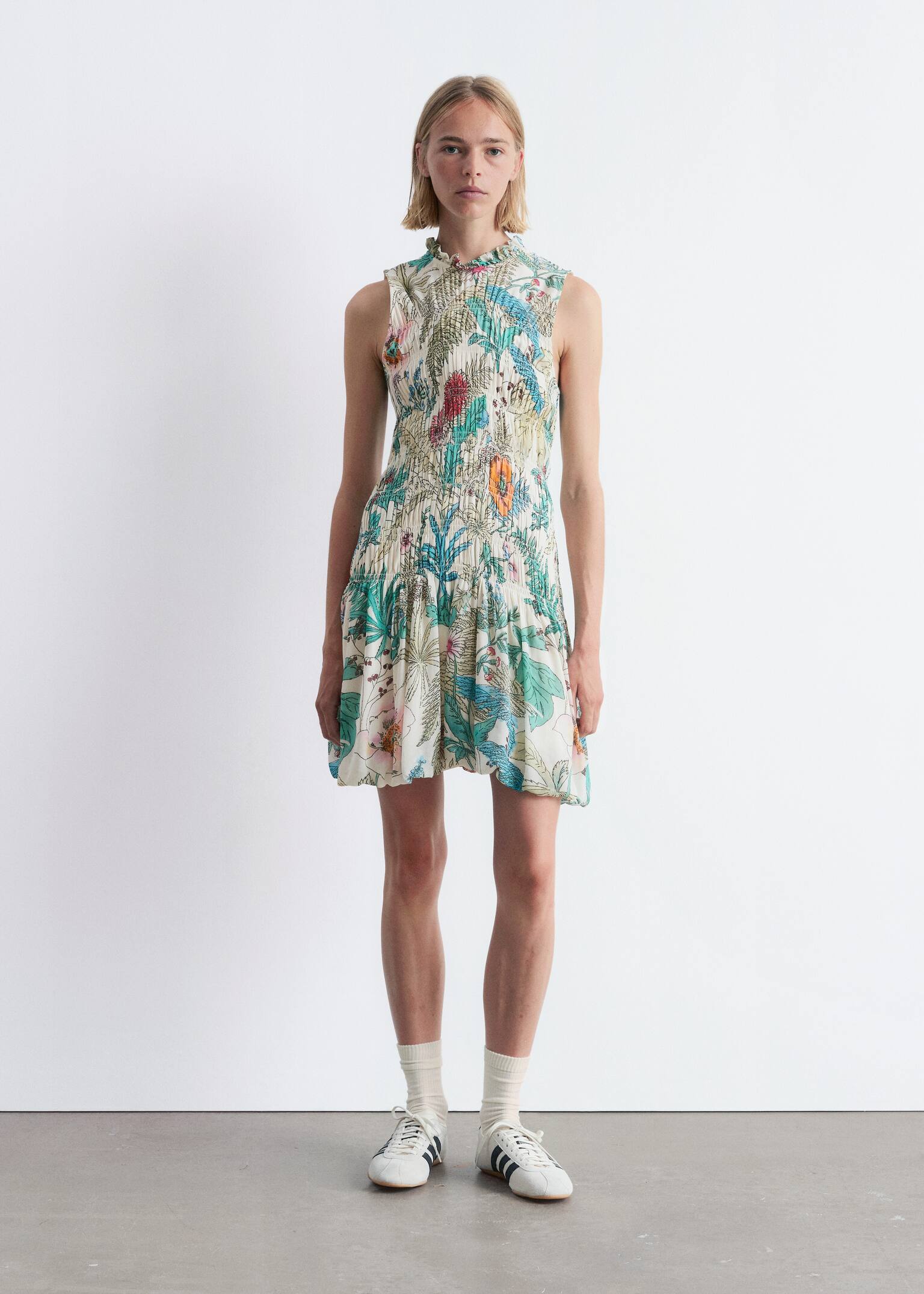 Robe courte à smocks - Motif floral/Blanc/Jaune