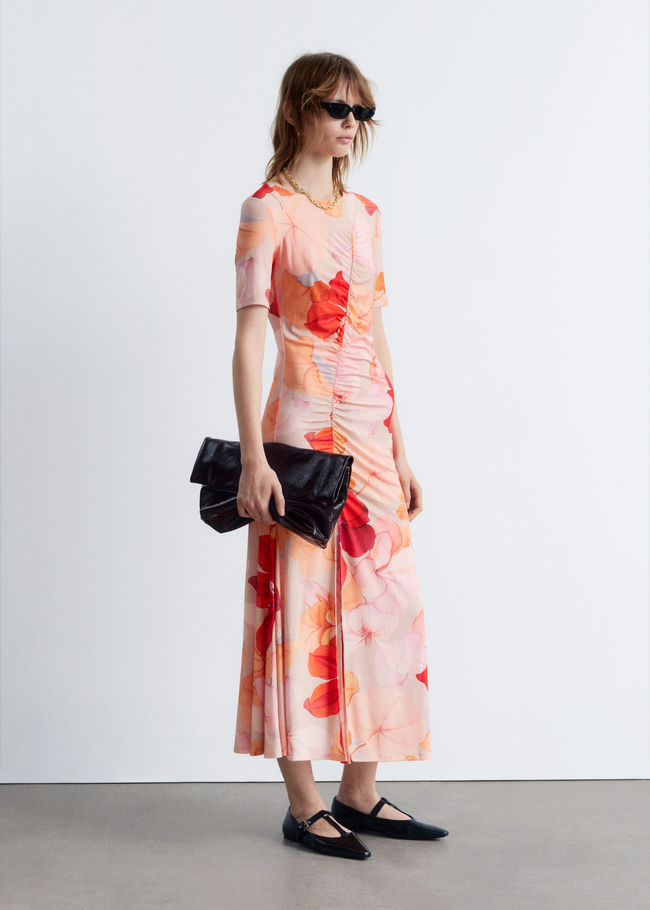 Agrandir l'image: Robe midi froncée à manches courtes - Imprimé floral orange/rouge - FEMME | H&M CH 5