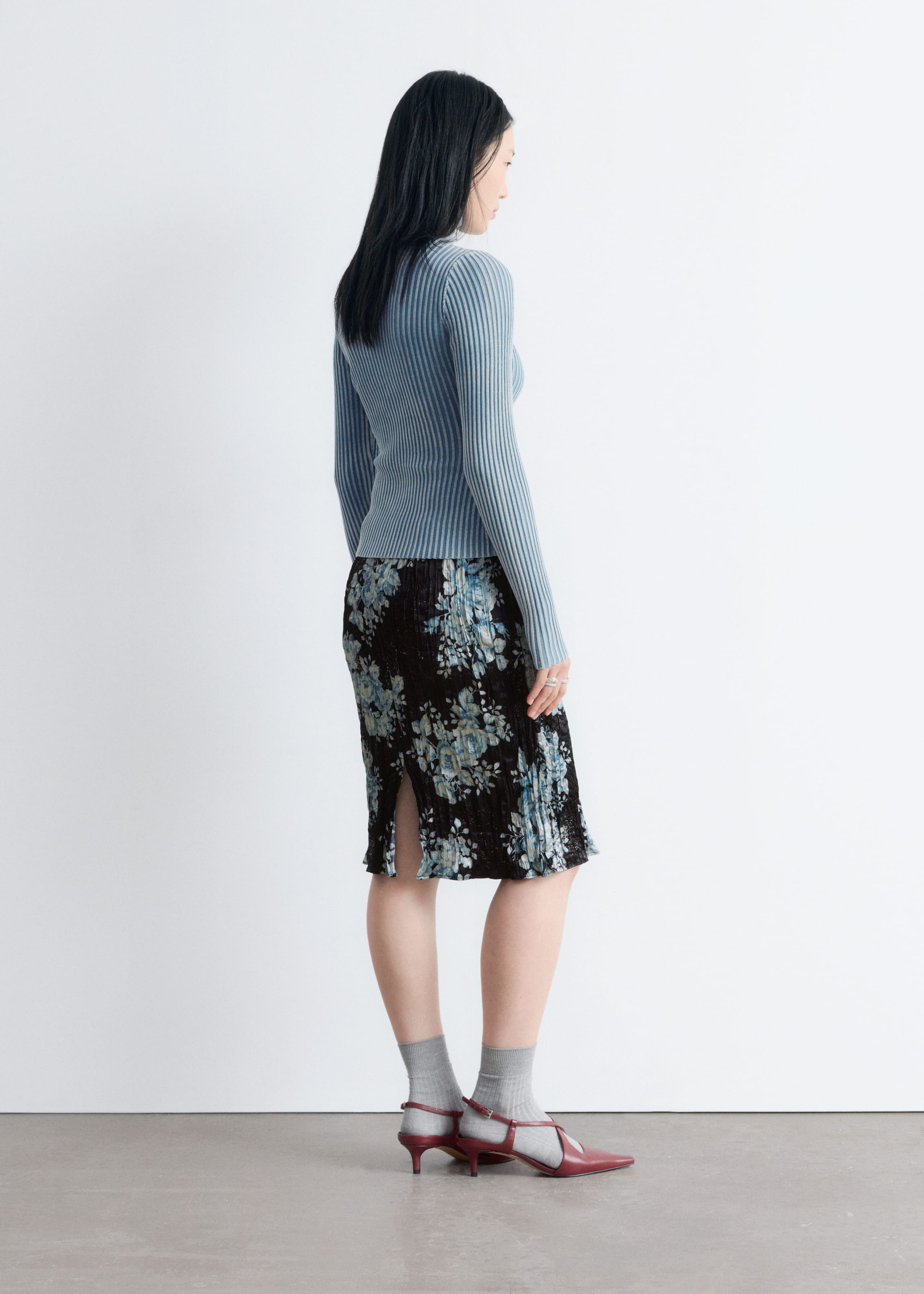Image of Knee-Length Crêpe Skirt