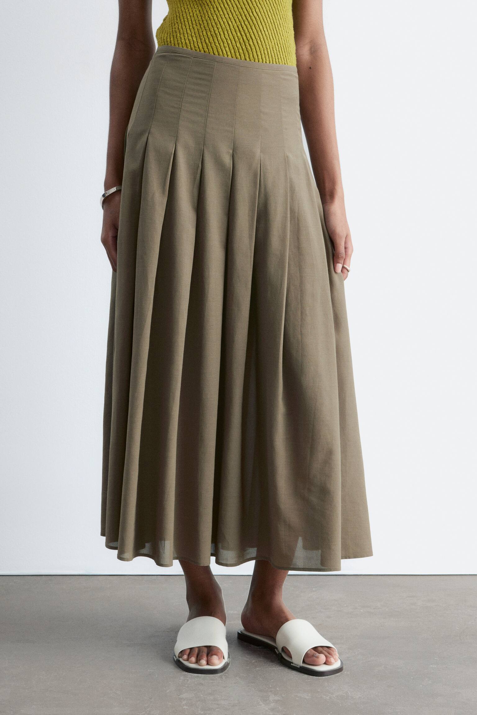 Plisovaná midi sukně - Khaki zelená - 3