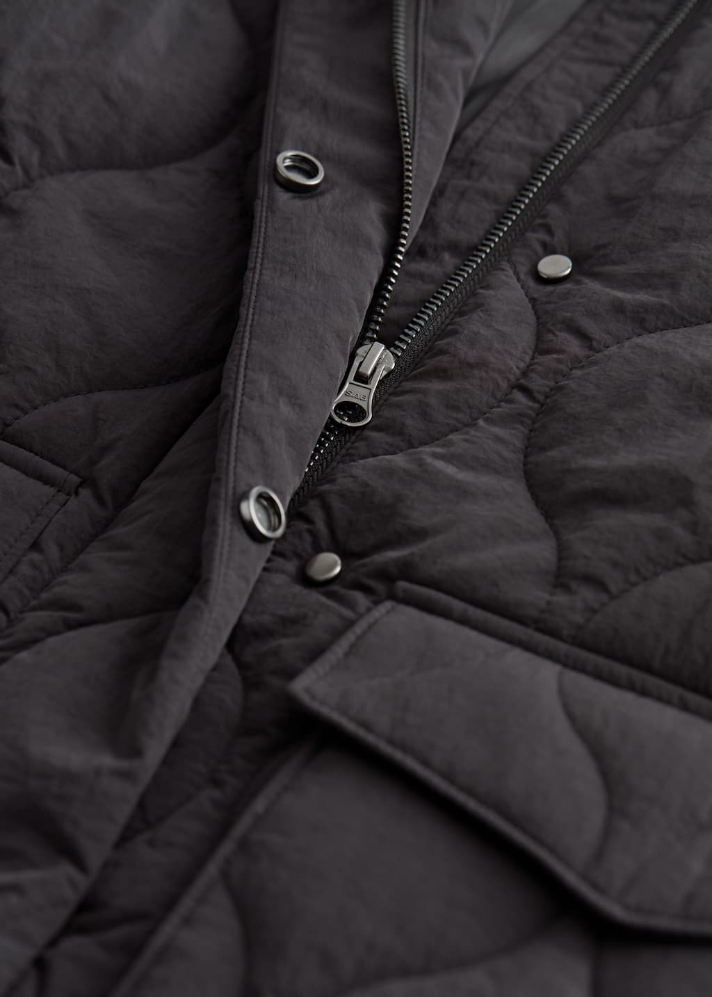 Oversized Wave Quilted Jacket - {{variantName}} - Descriptive Detail