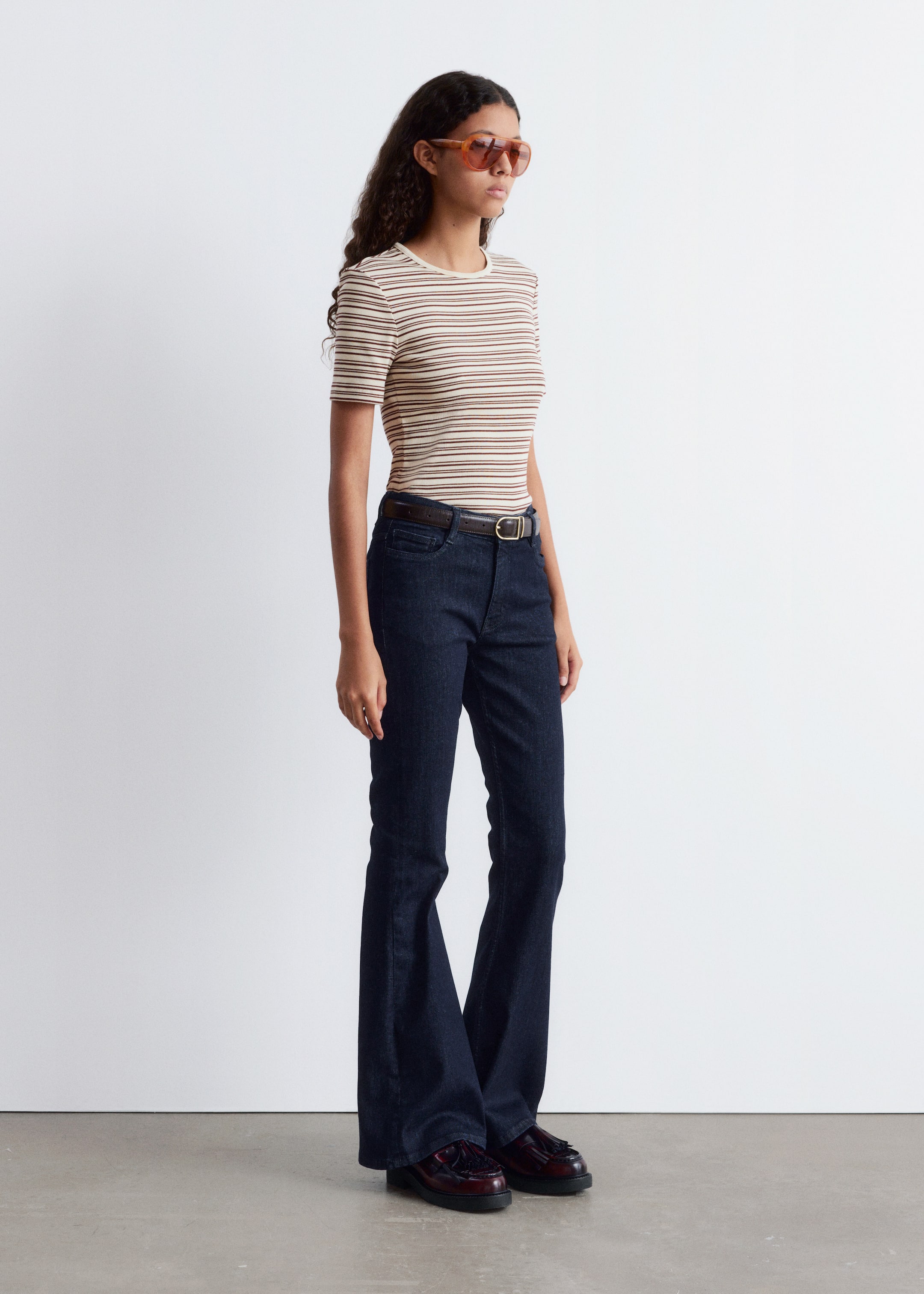 Grösseres Bild ansehen: Geripptes T-Shirt - Dunkelbraun/Beige gestreift - DAMEN | H&M CH 5
