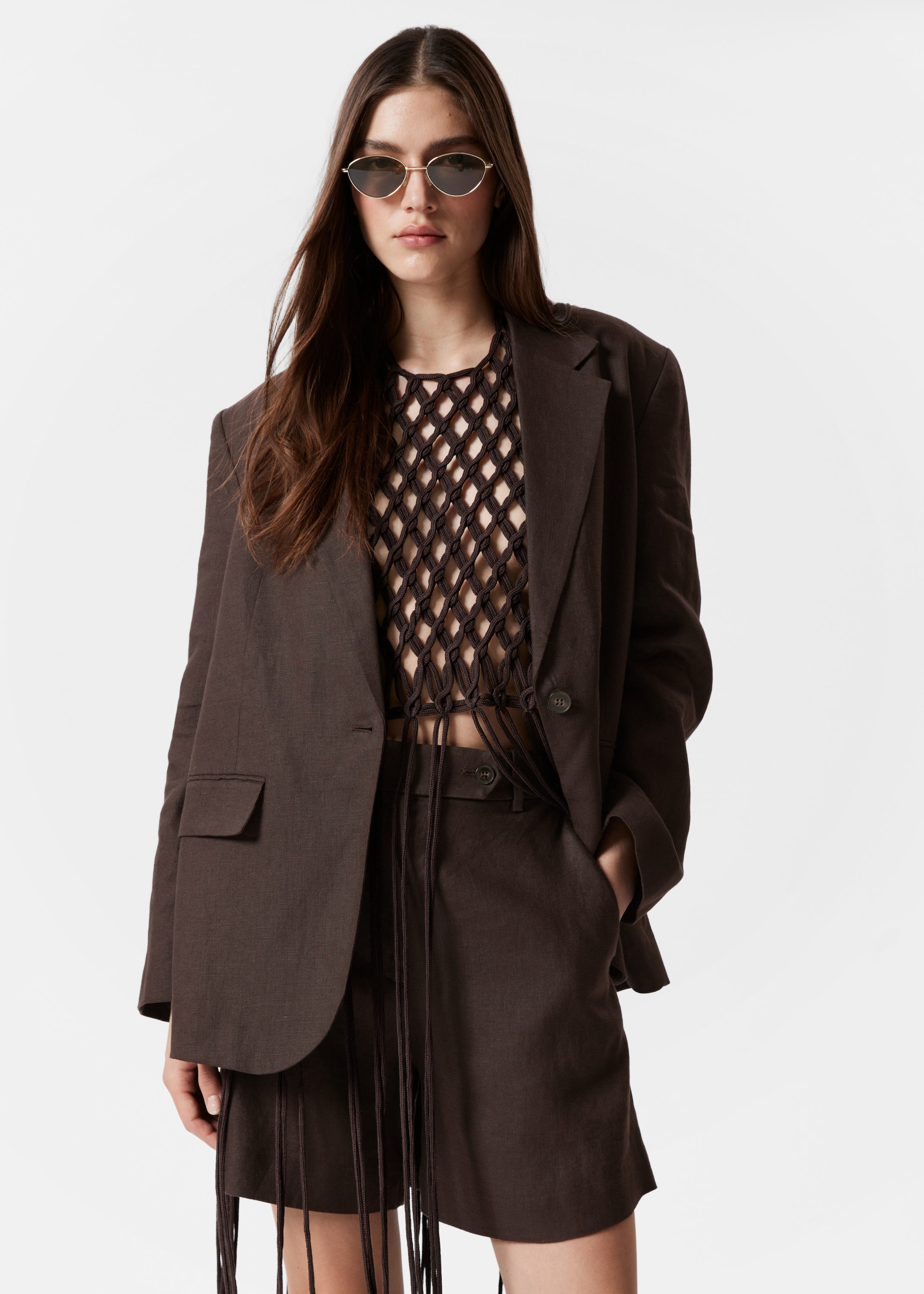 Ver imagen más grande: Pantalones cortos de lino - Marrón oscuro - MUJER | H&M ES 2
