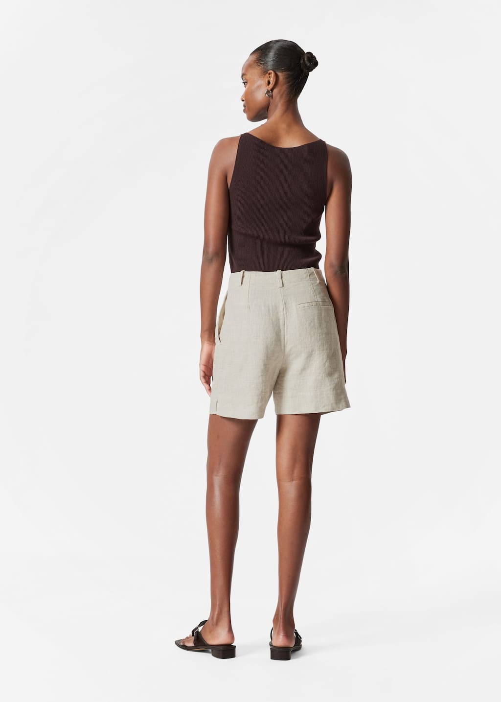 Image of Pantalones cortos tipo sastre de lino