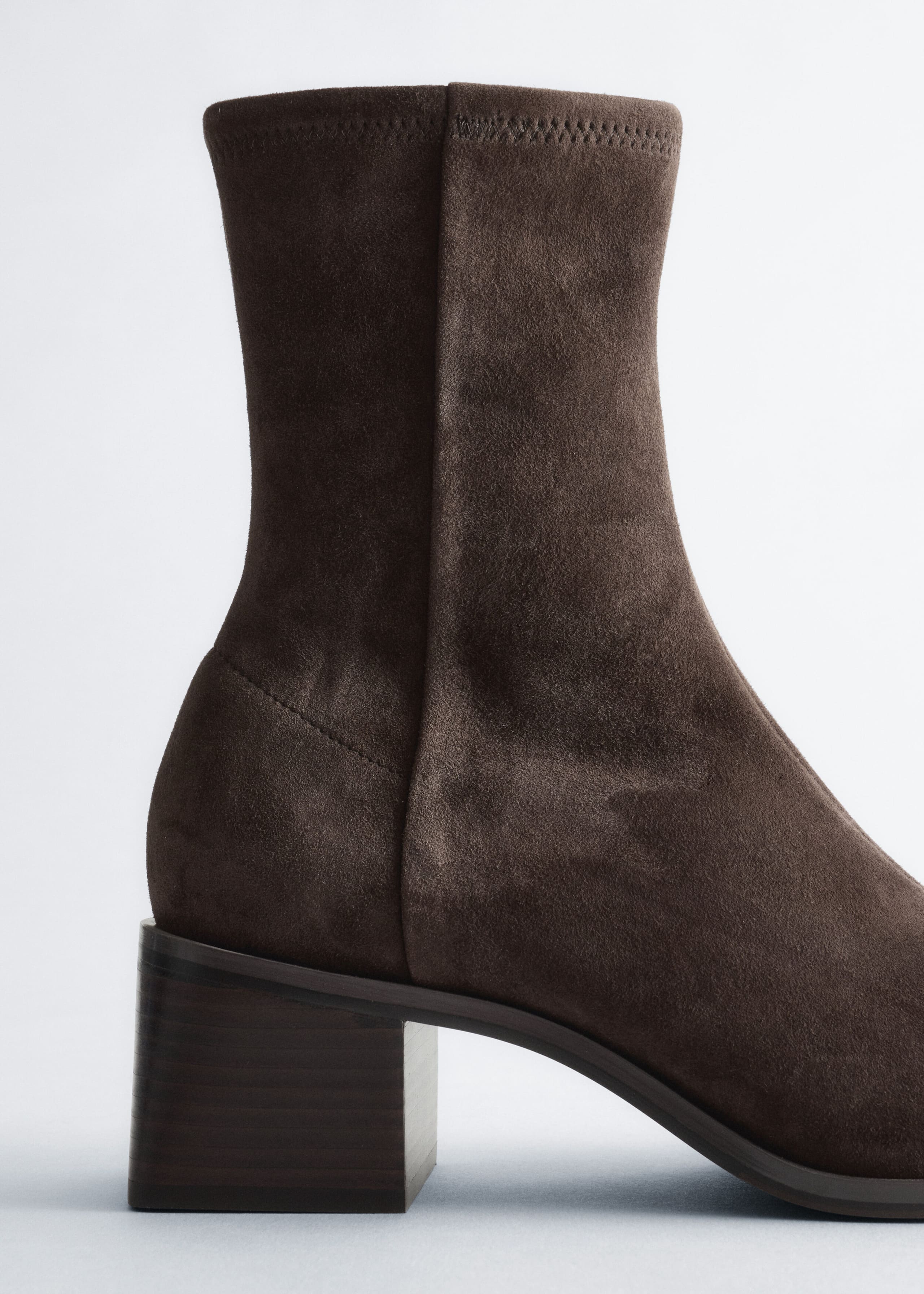 Sockboots aus Leder - {{variantName}} - Beschreibendes Detail