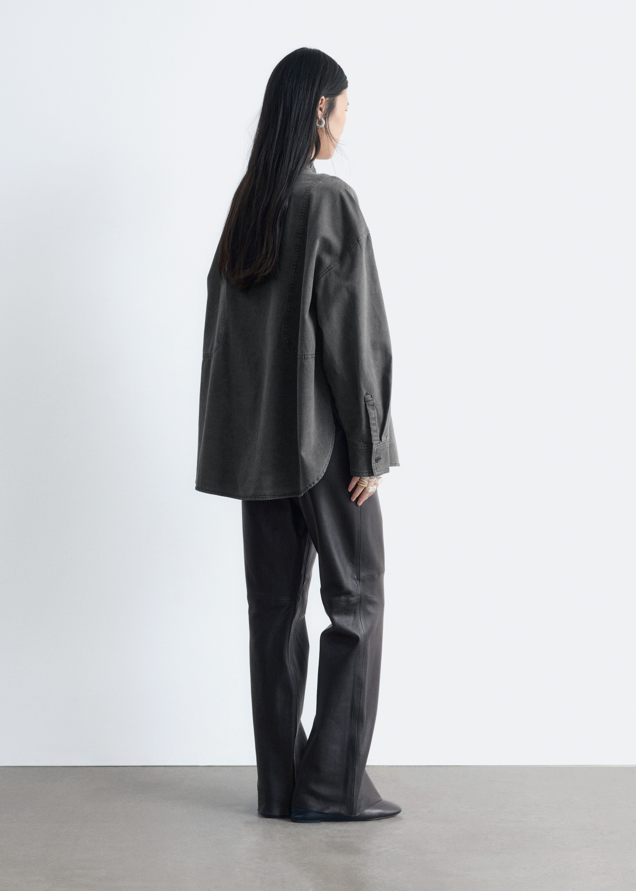 Visualizza immagine più grande: Camicetta in denim con gala lungo il collo - Grigio - DONNA | H&M IT 5