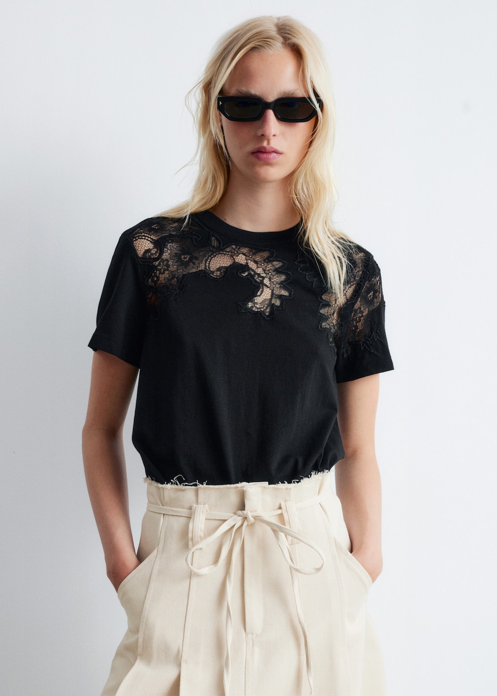 Image of T-shirt en dentelle brodée