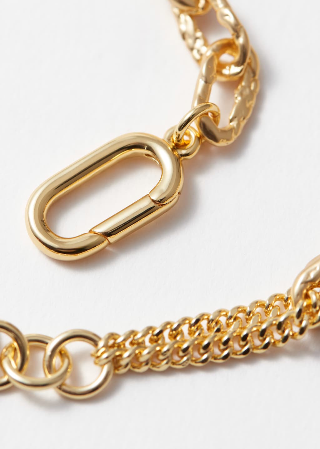 Chunky Sculpted-Link Bracelet - {{variantName}} - Descriptive Detail