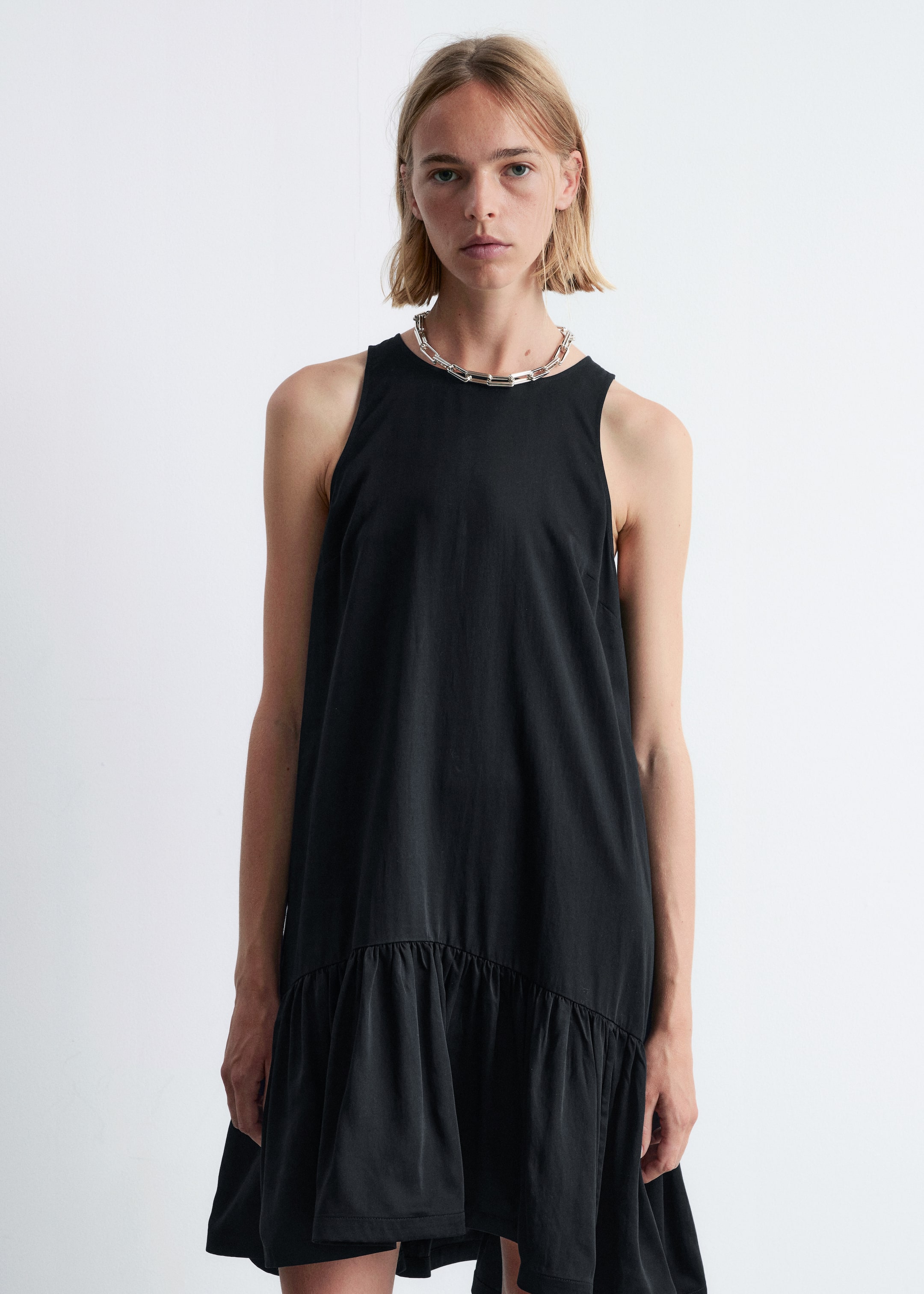 Grösseres Bild ansehen: Minikleid mit Rüschen - Schwarz - DAMEN | H&M CH 2