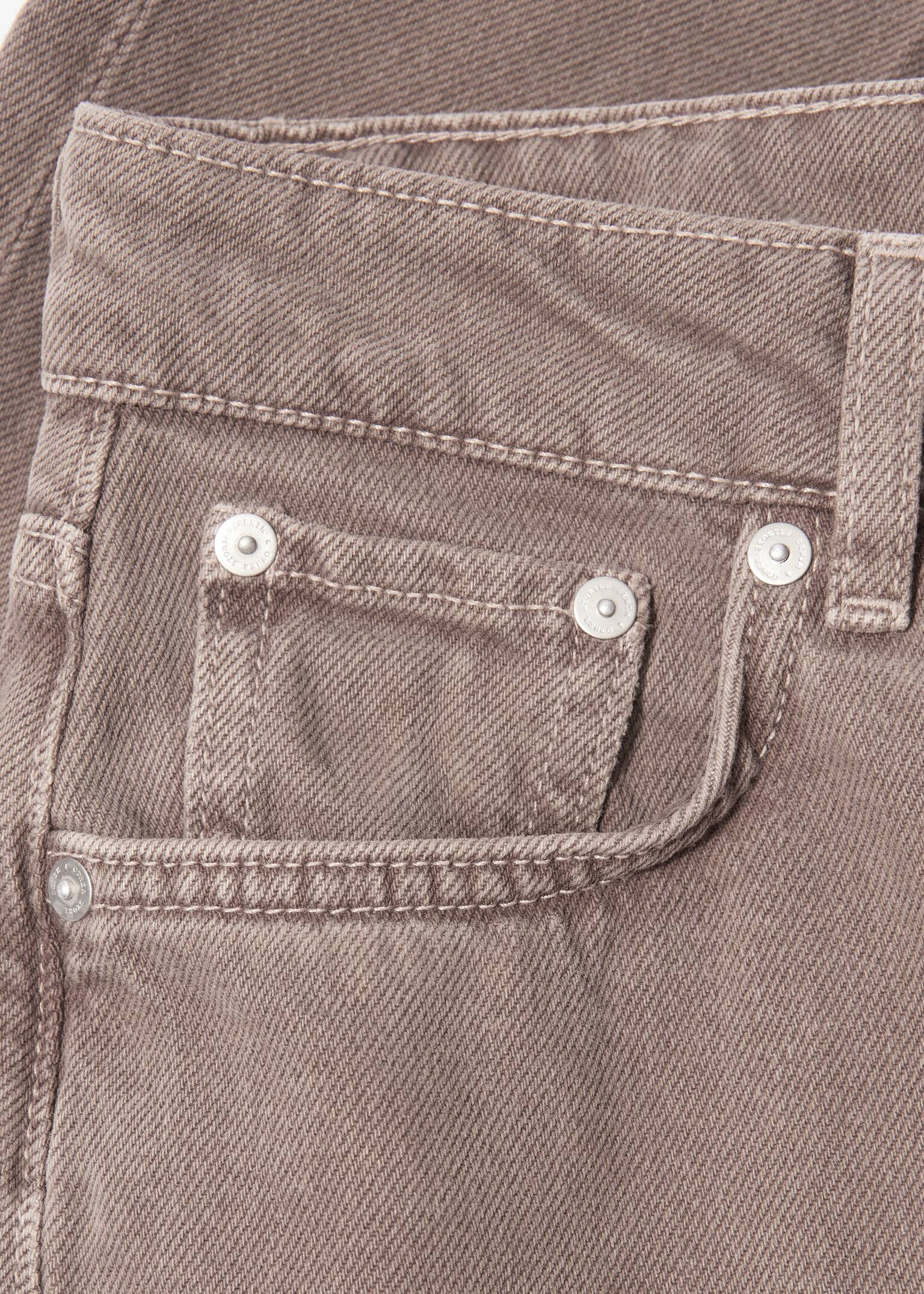 Krótkie jeansy z szerszymi zwężanymi nogawkami - Mole - 2