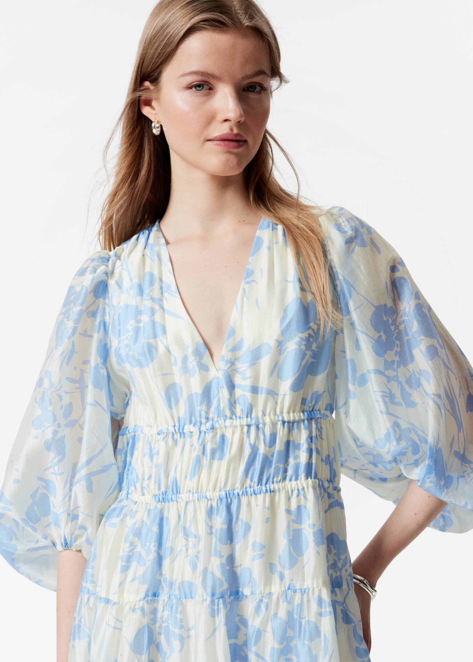 Abito midi a strati - Motivo a fiori bianco/blu/Viola scuro/Rosa polvere - 4