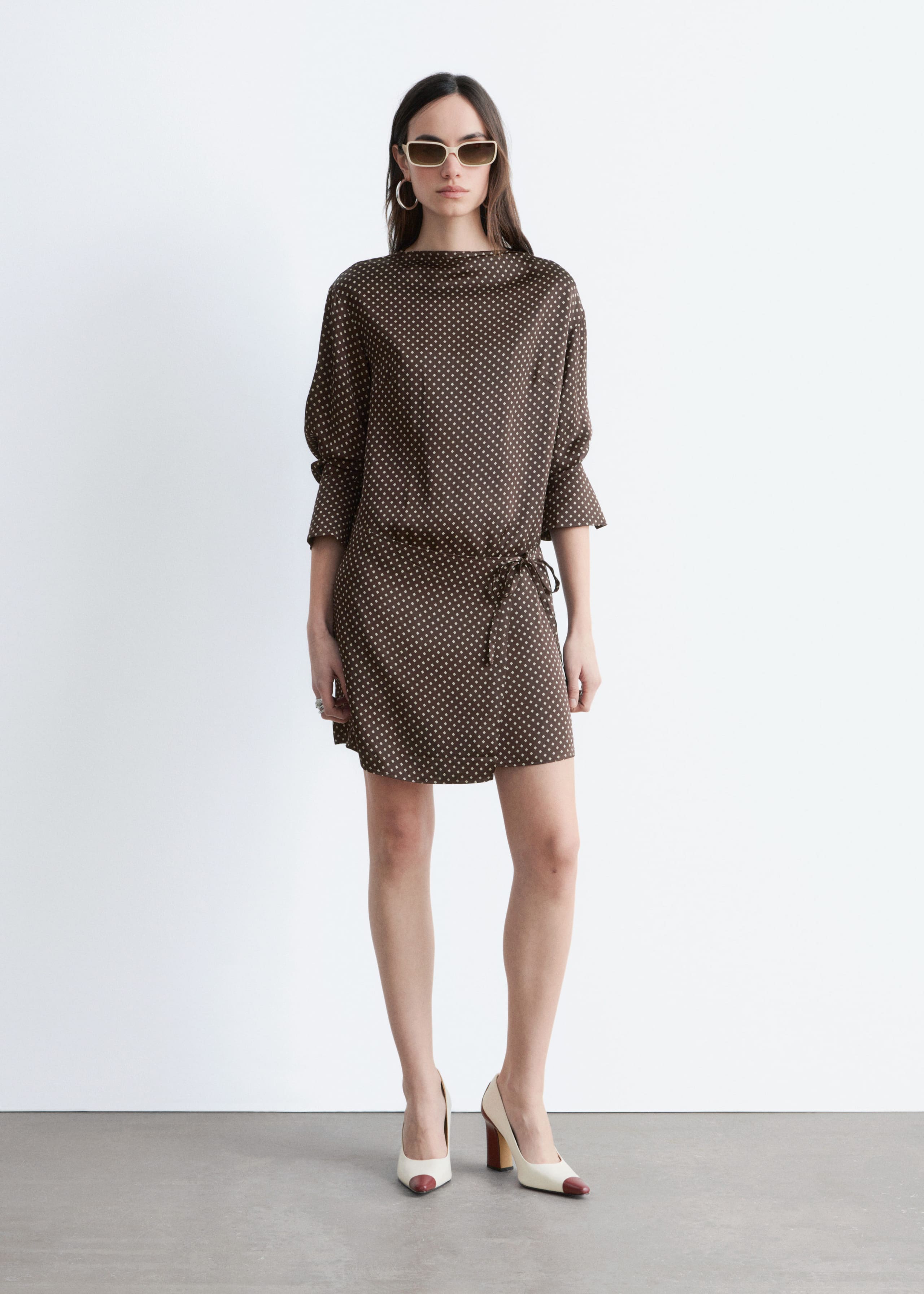 Image of Minikleid aus Satin mit Bindeband