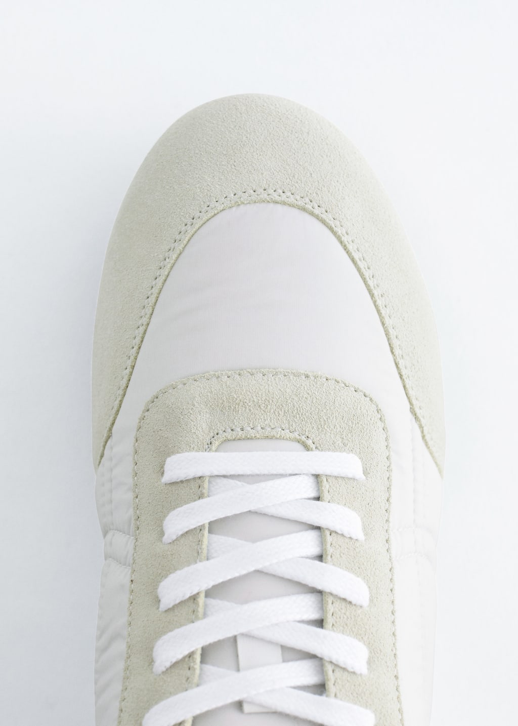 Image of Sneaker aus Veloursleder