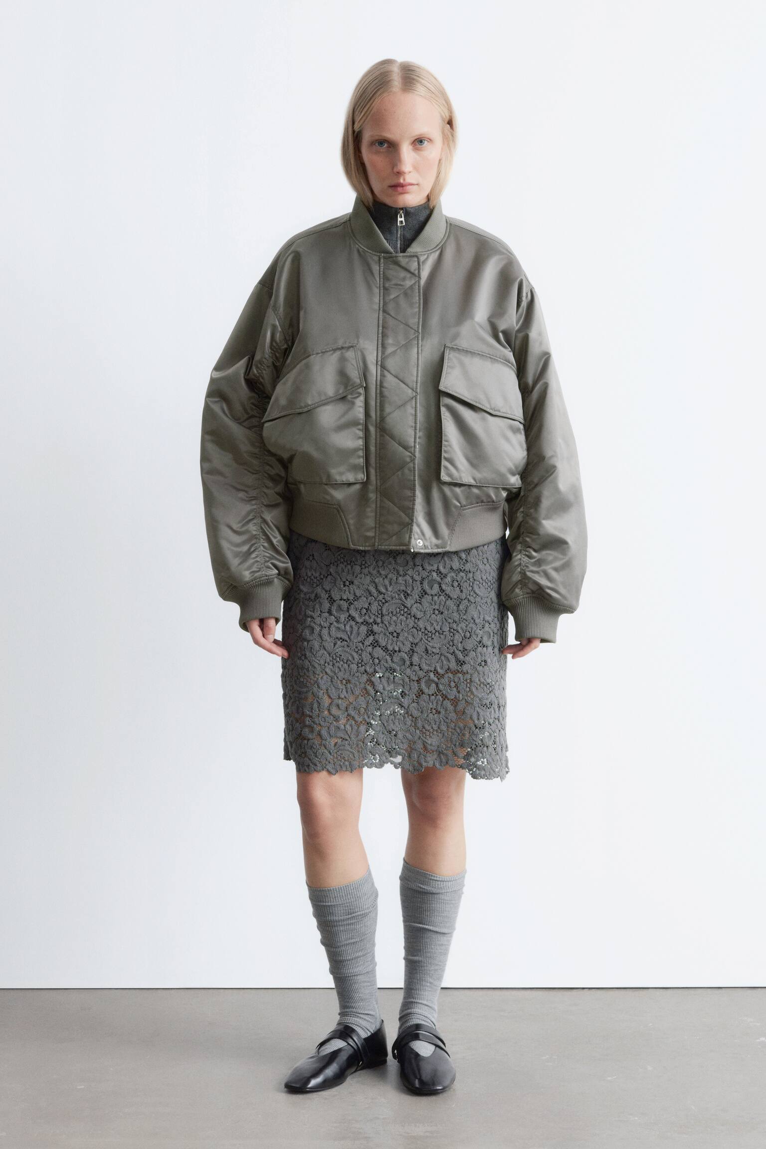 Kožené baleríny s překříženými pásky - Black Leather/Šedá kůže/Beige Suede - 4