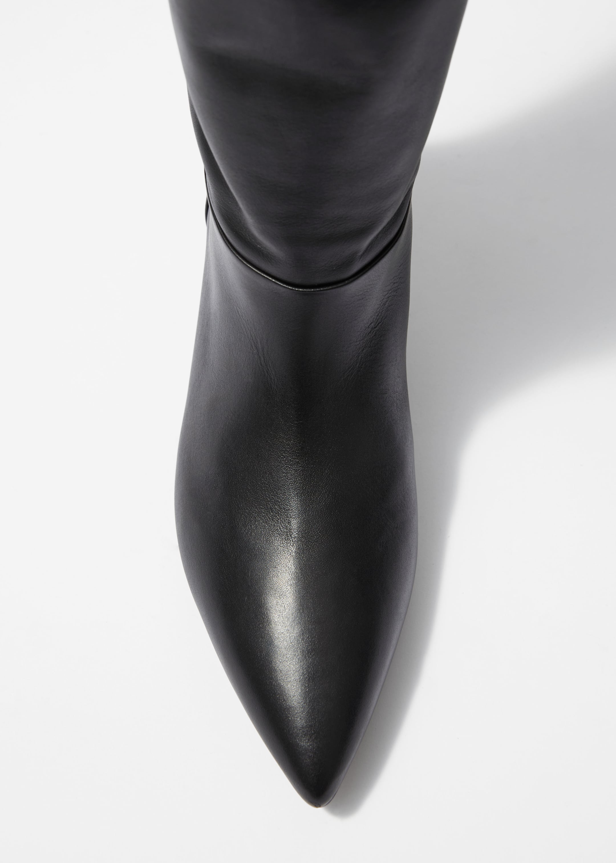 Größeres Bild ansehen: Kniehohe Stiefel mit spitzer Zehenpartie - Schwarzes Nappaleder - Ladies | H&M DE 5