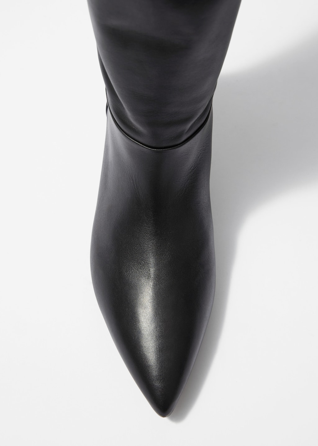 Image of Stivali al ginocchio con design a punta