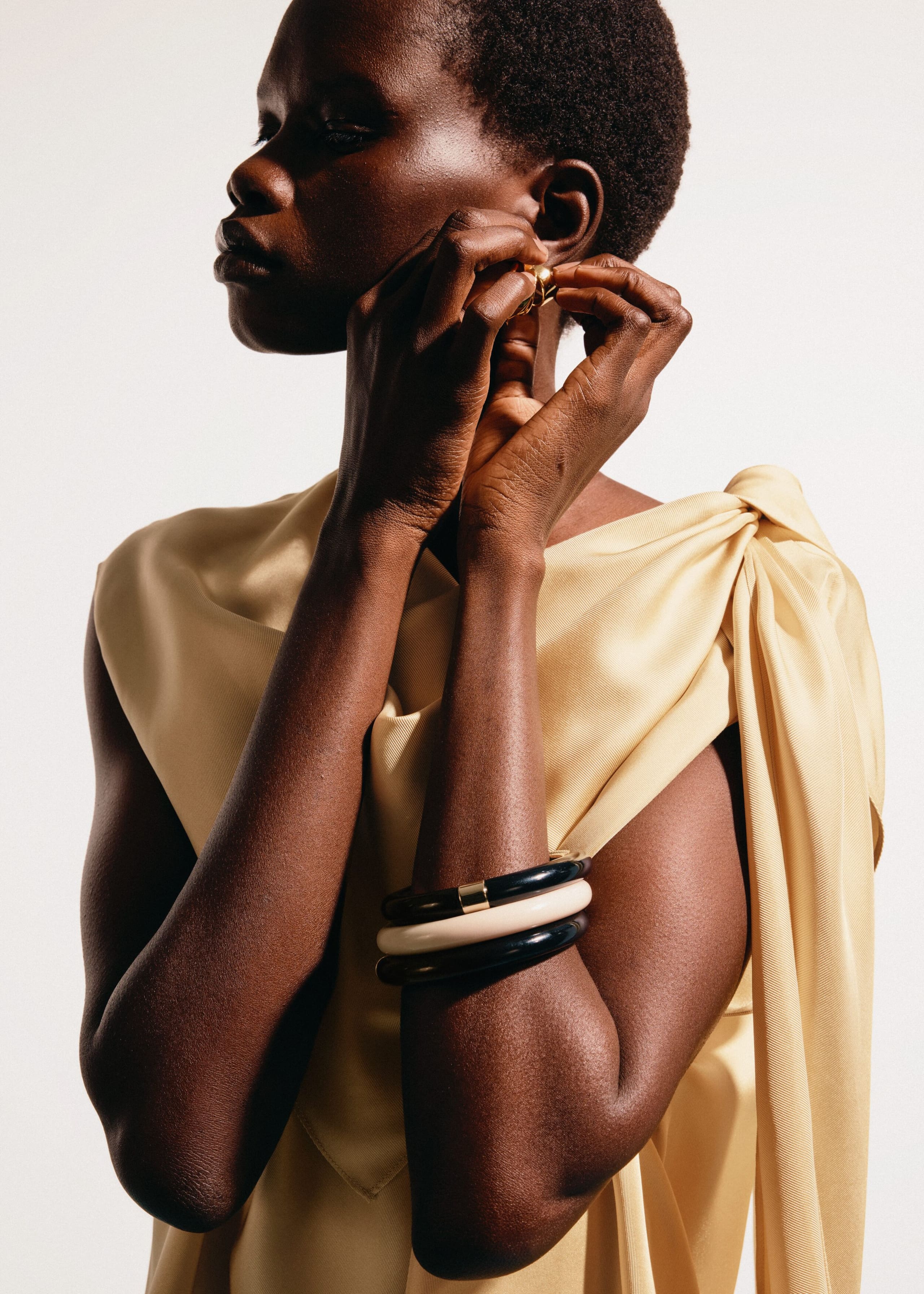 Contrast Metal Resin Bangle - Off White/Gold - Still Life