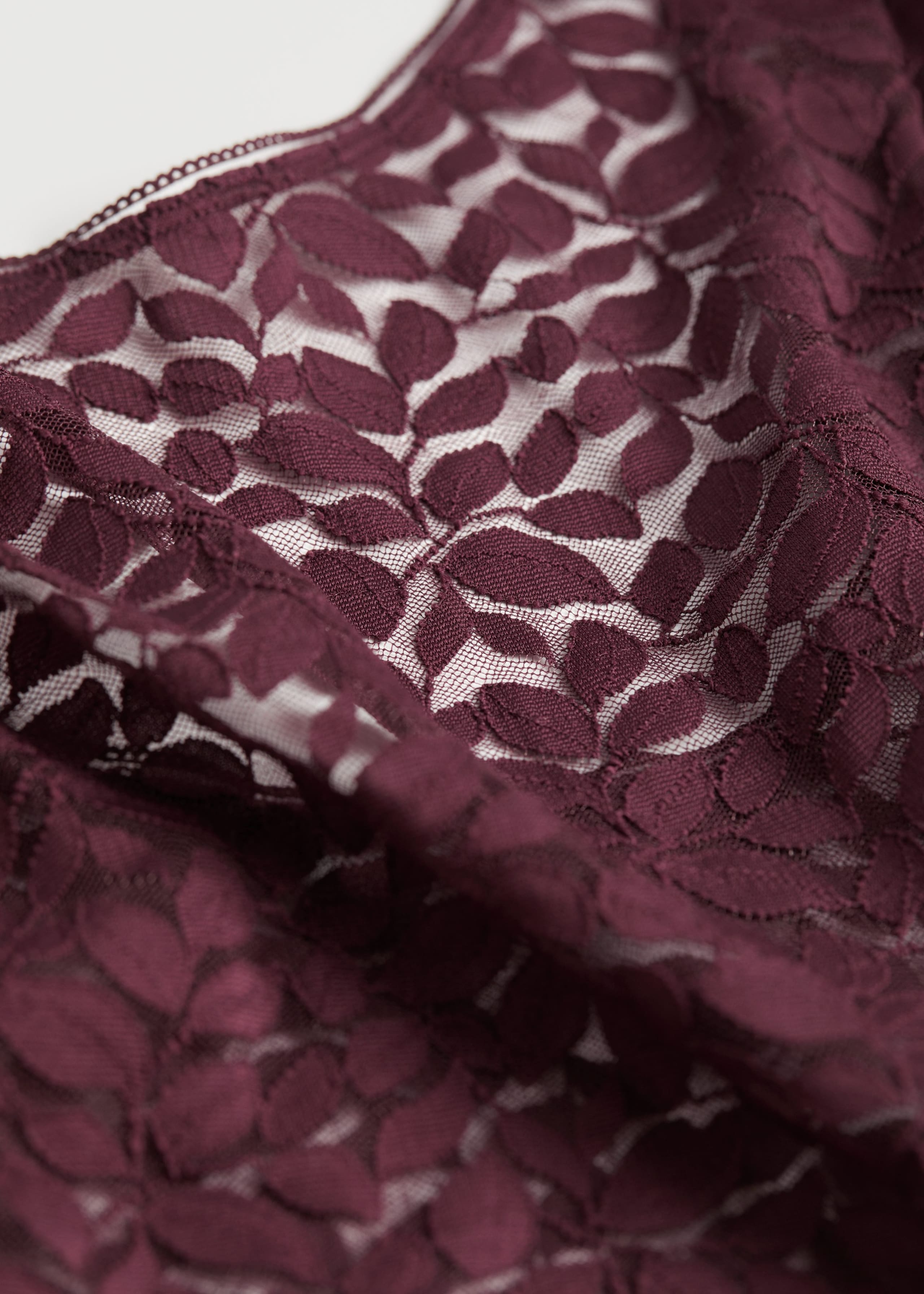 Leaf Motif Lace Bodysuit - {{variantName}} - Descriptive Detail