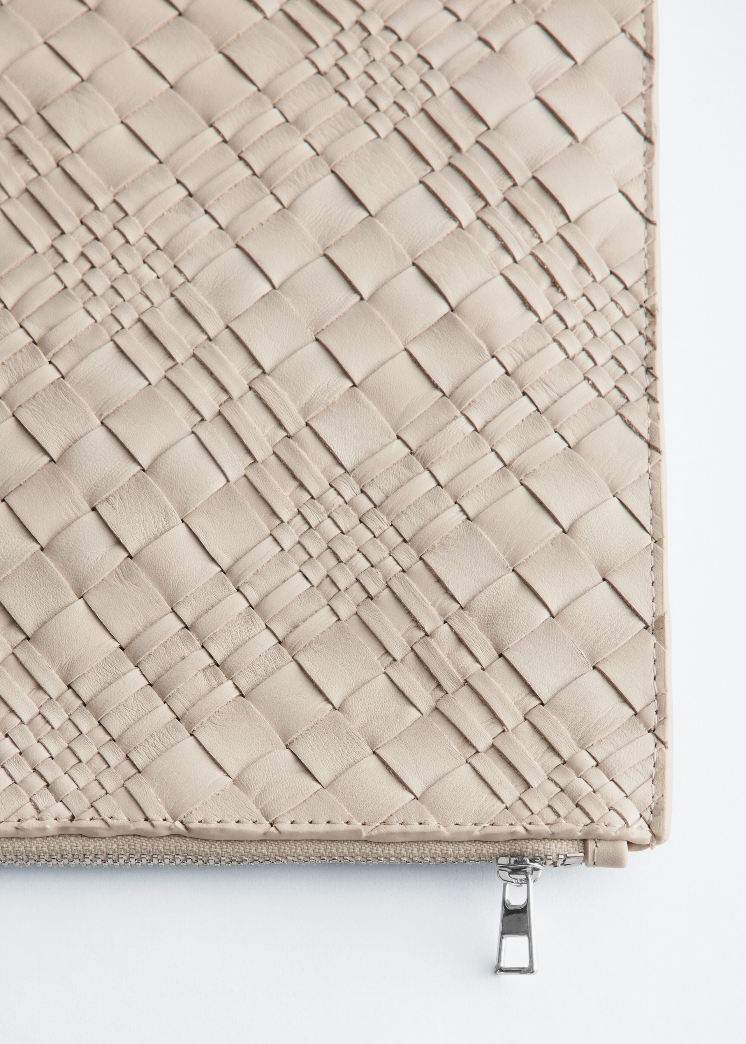 Image of Plånbok i flätat läder