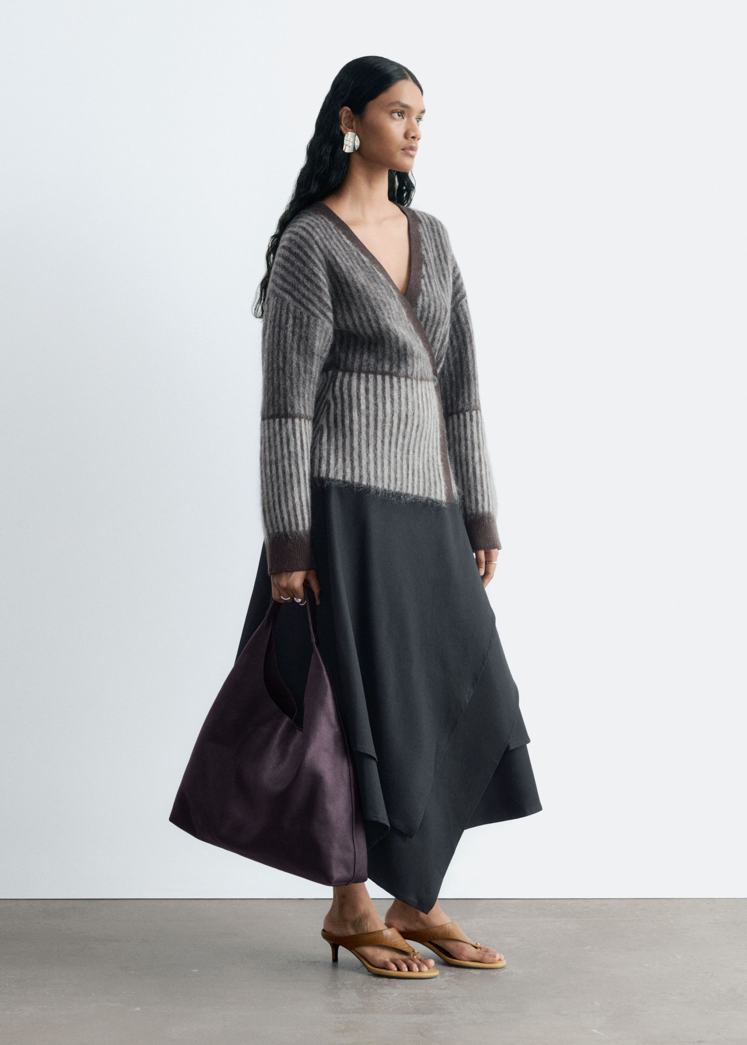 Wikkelvest van een mohairmix - Grijs/bruine strepen - Lookbook