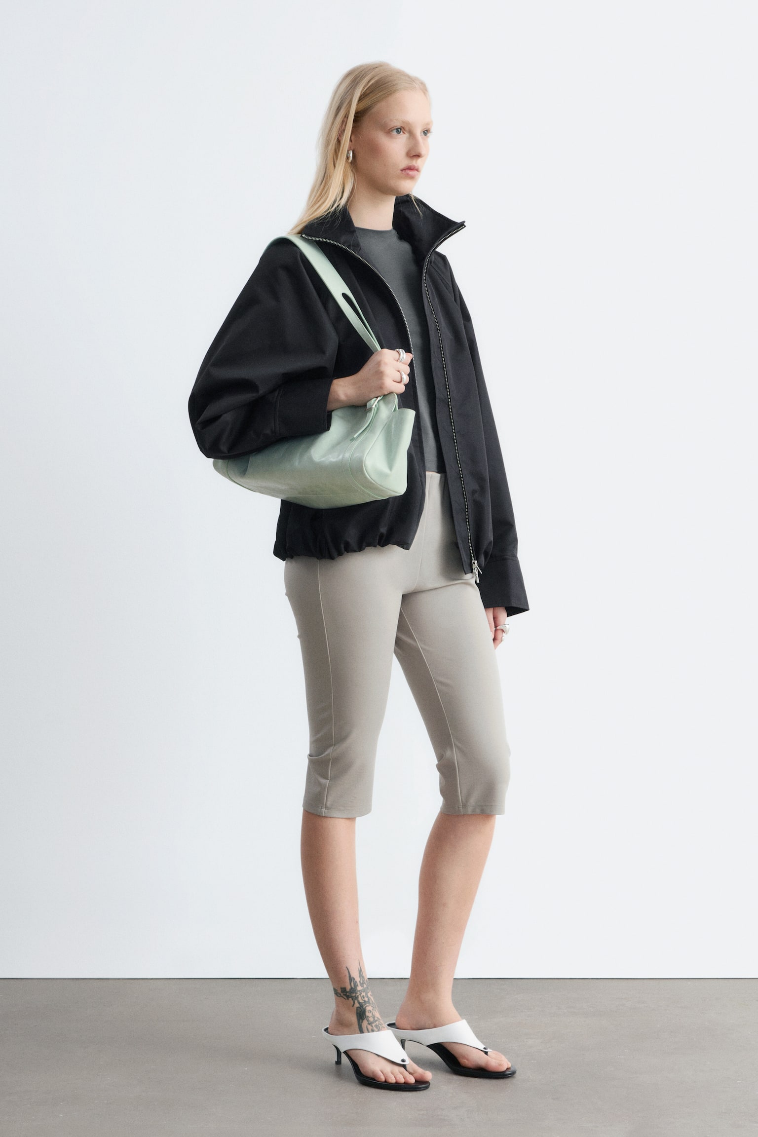 Zapinana na zamek kurtka z diagonalu - Czarny/Biały - 12