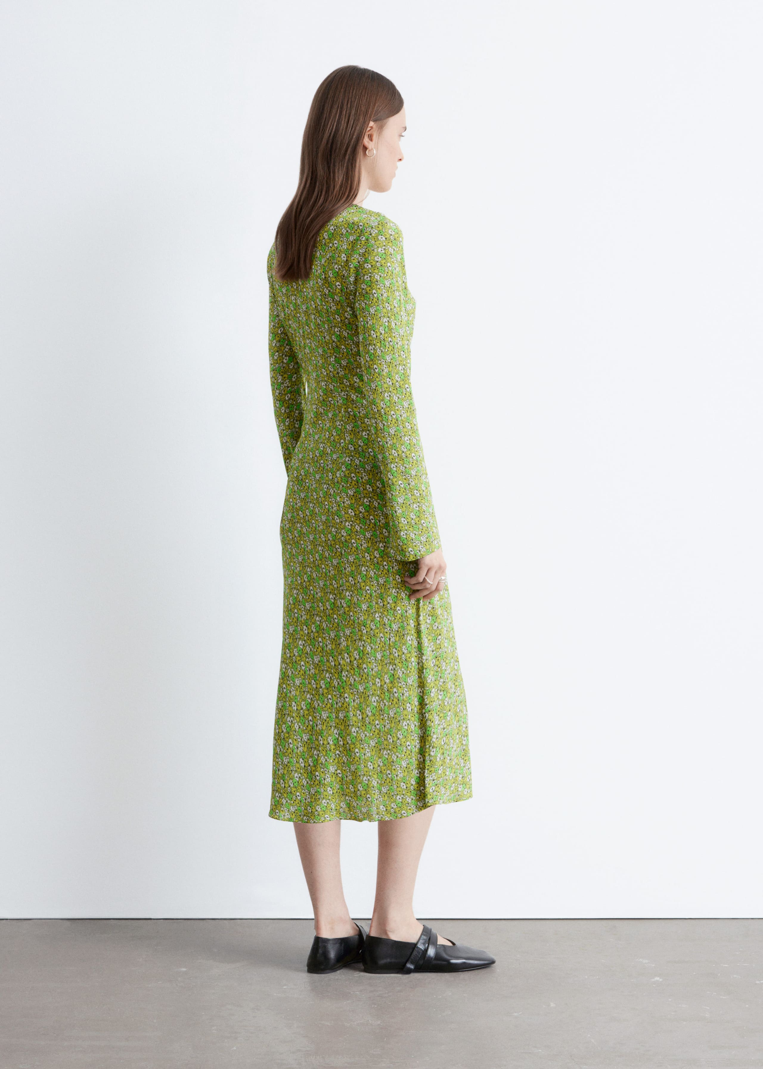 Floral V-Neck Midi Dress - Green/Floral Pattern - Lookbook