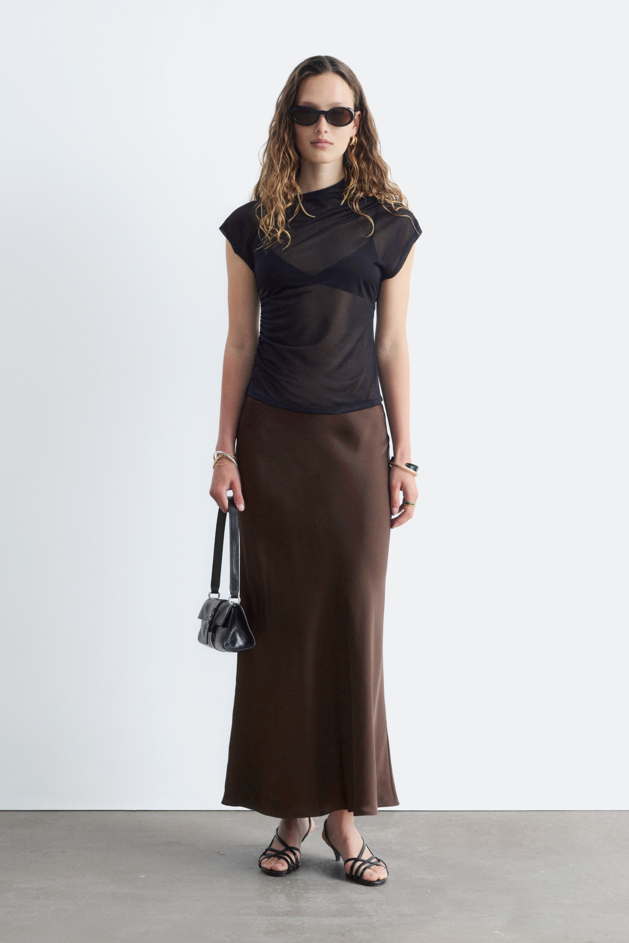 Ver imagem maior: Saia comprida de cetim - Castanho escuro - SENHORA | H&M PT 1