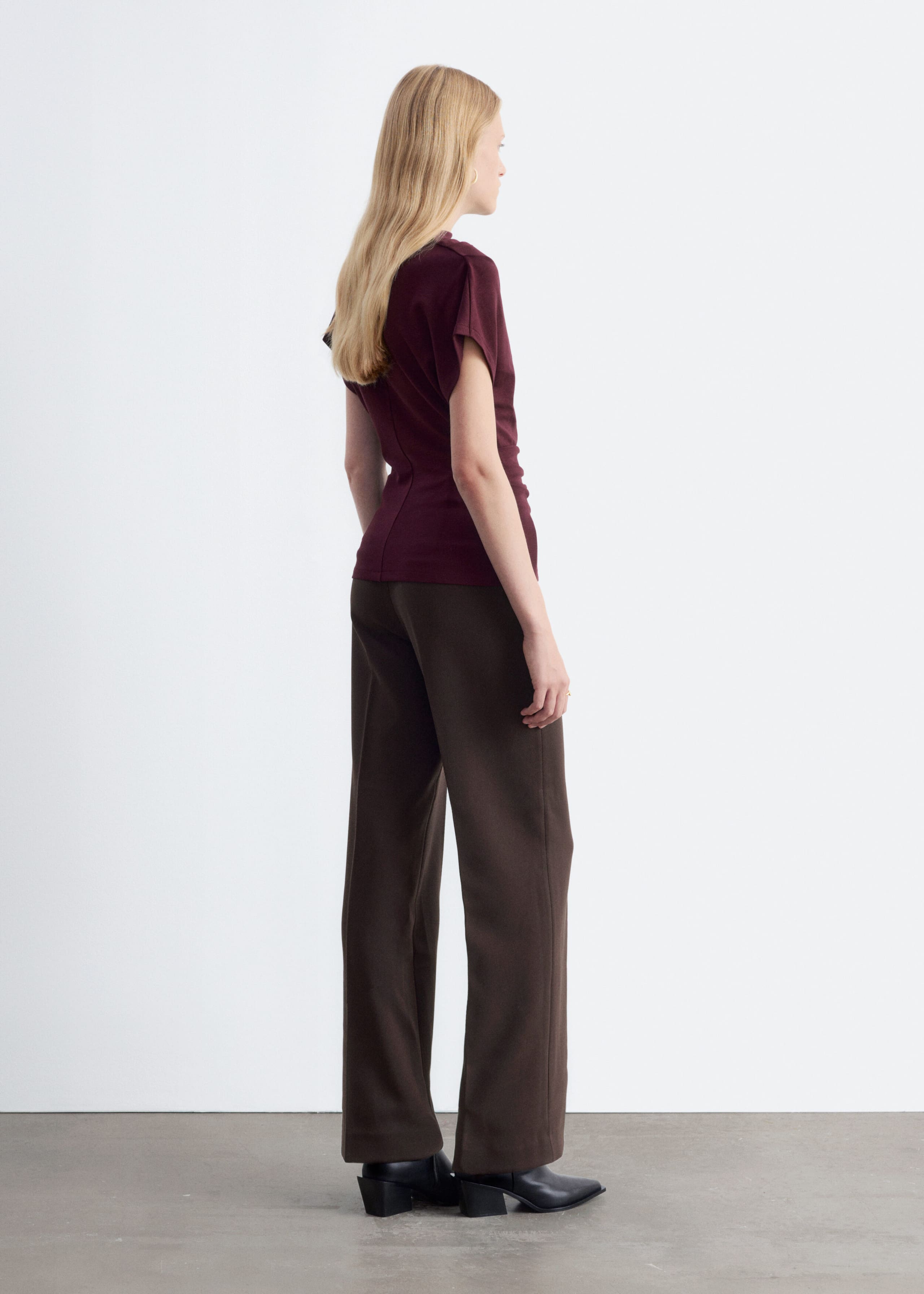 Straight Press-Crease Trousers - Dark brown - Lookbook