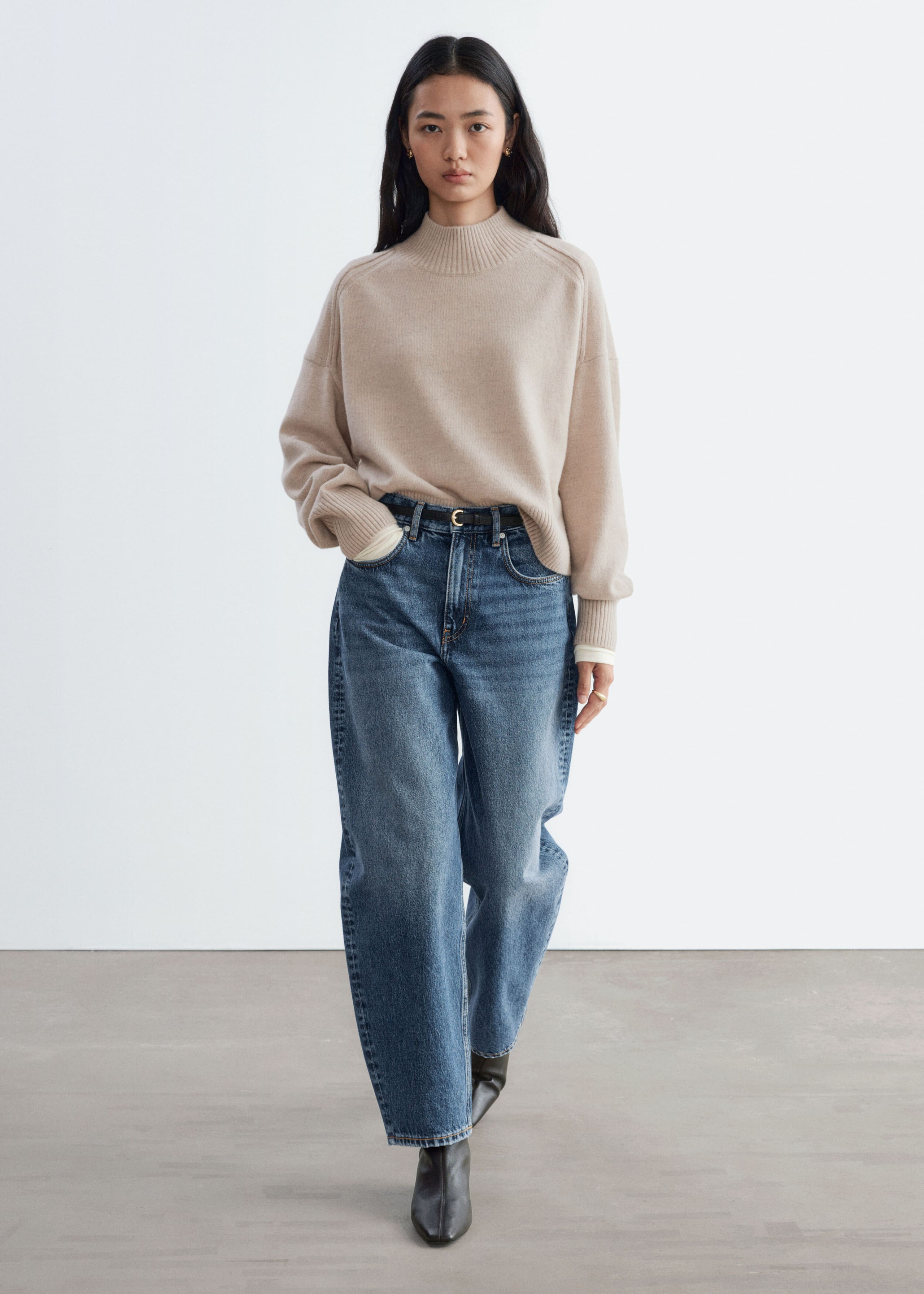 Barrel-Leg Ankle Jeans - Washed Blue - Lookbook