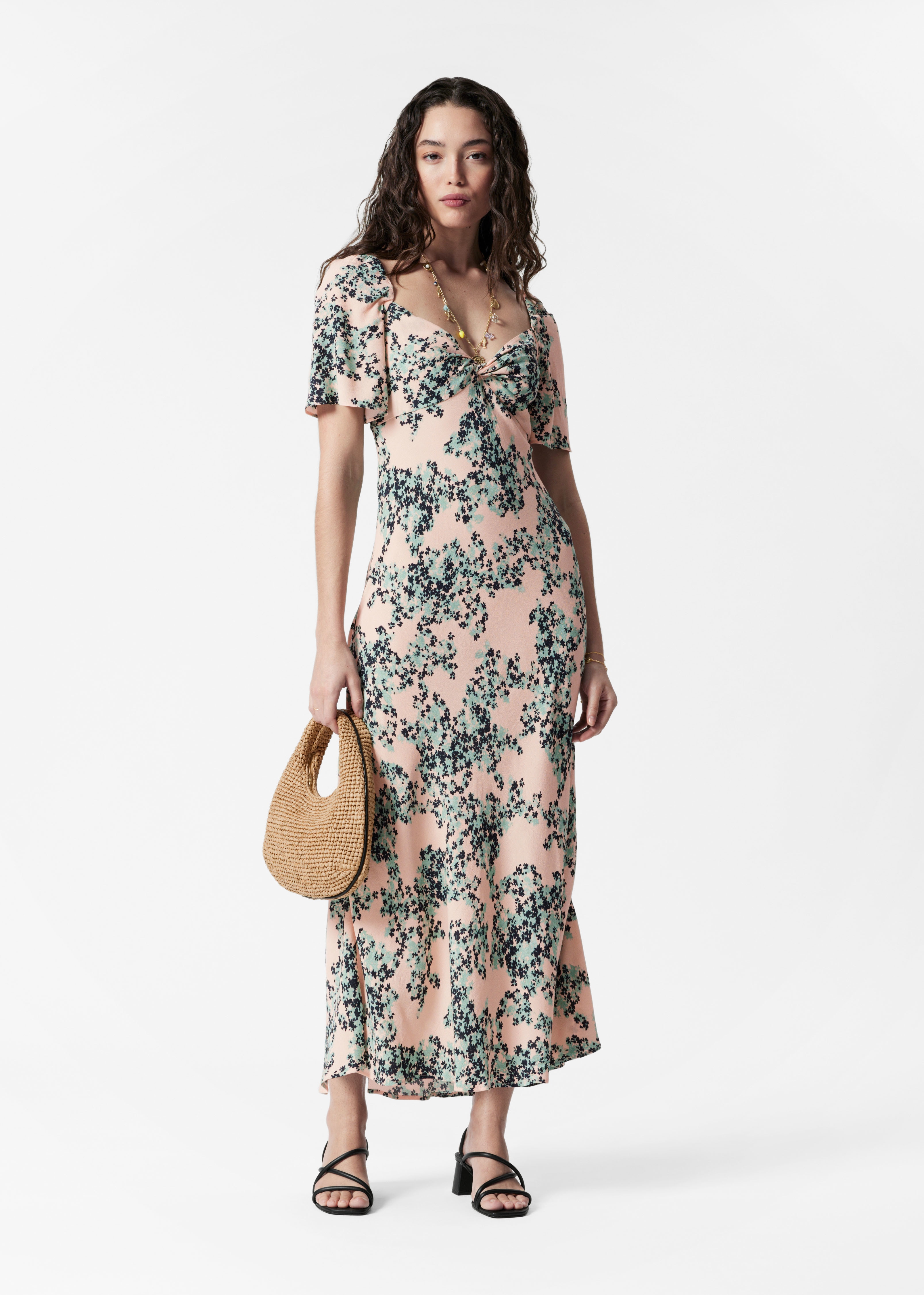 Midi šaty s motýlími rukávy - Broskvová/zelená s květinovým vzorem/Námořnická modrá/bílá s květinovým vzorem/Světle modrá s puntíky