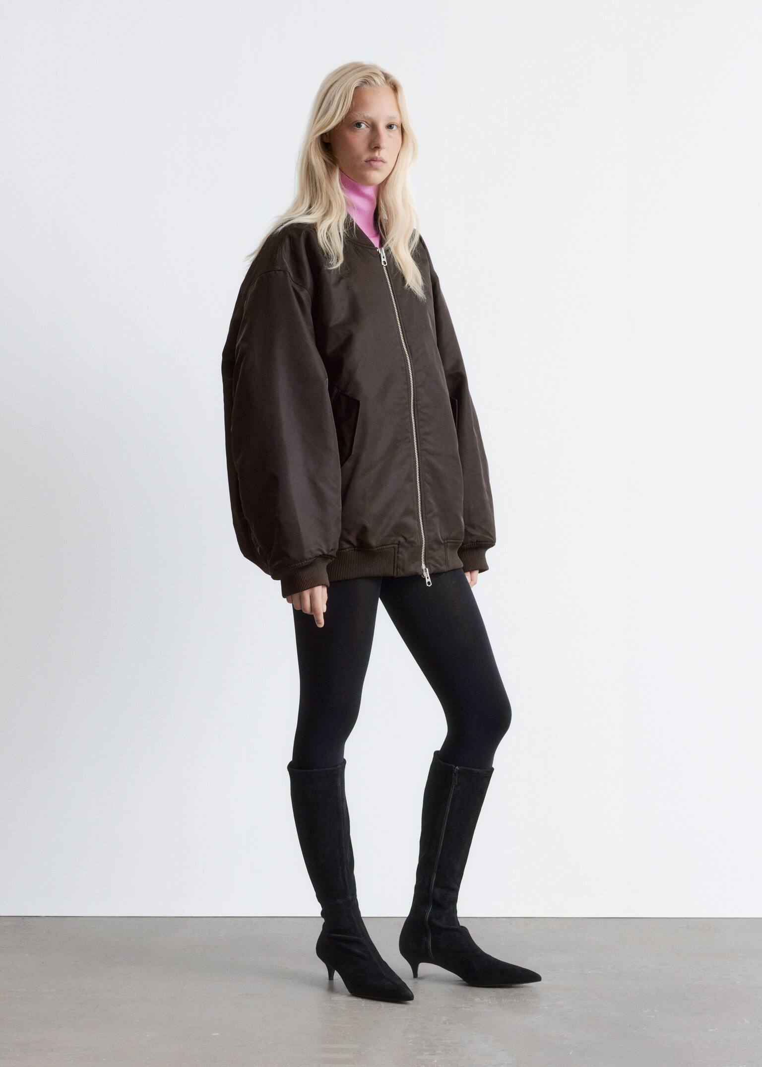 Kniehohe Stiefel aus Stretch-Veloursleder - Schwarz