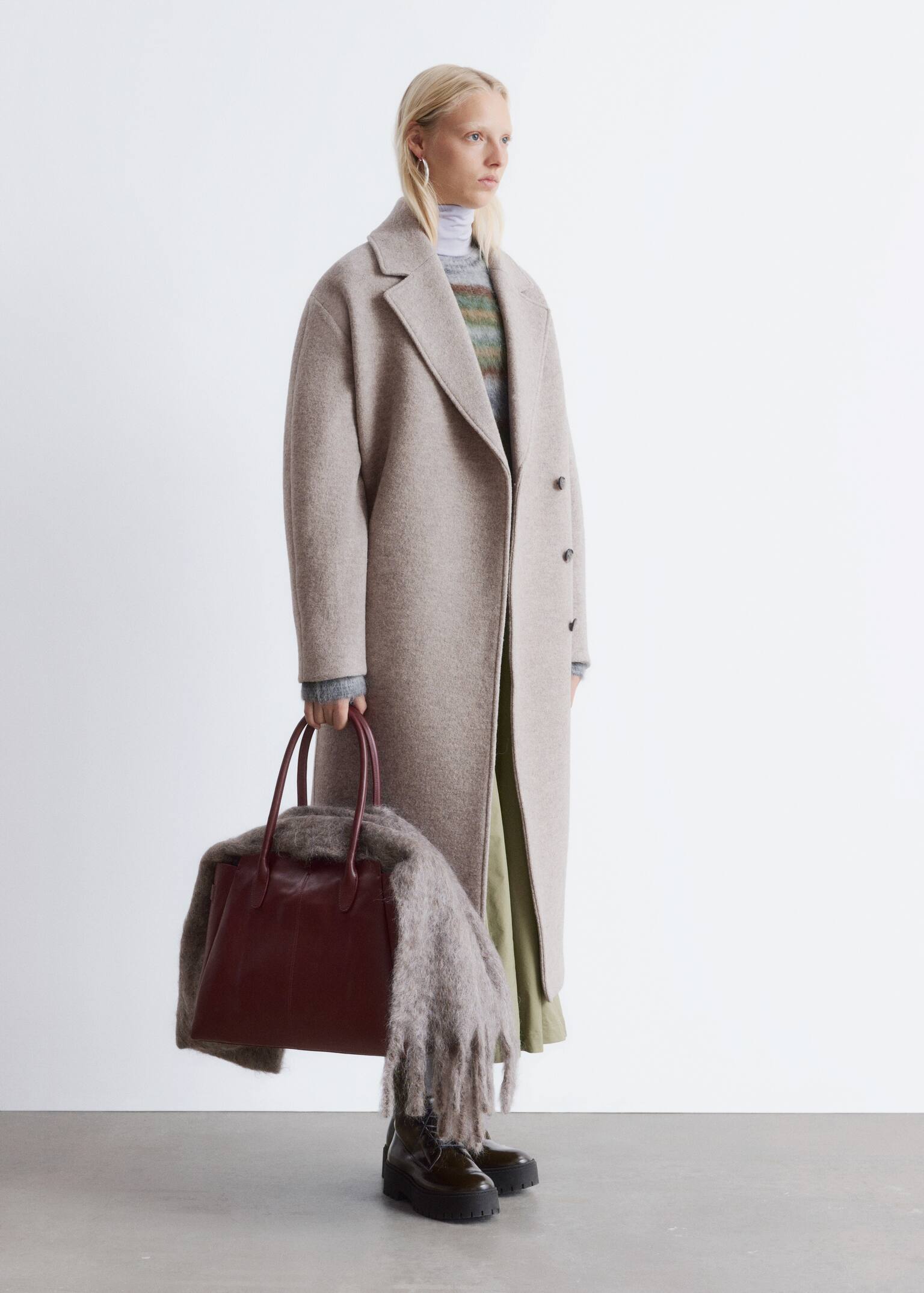 Cappotto voluminoso in lana con cintura - Beige/Nero/Viola scuro/Blu navy/Talpa scuro mélange - 9