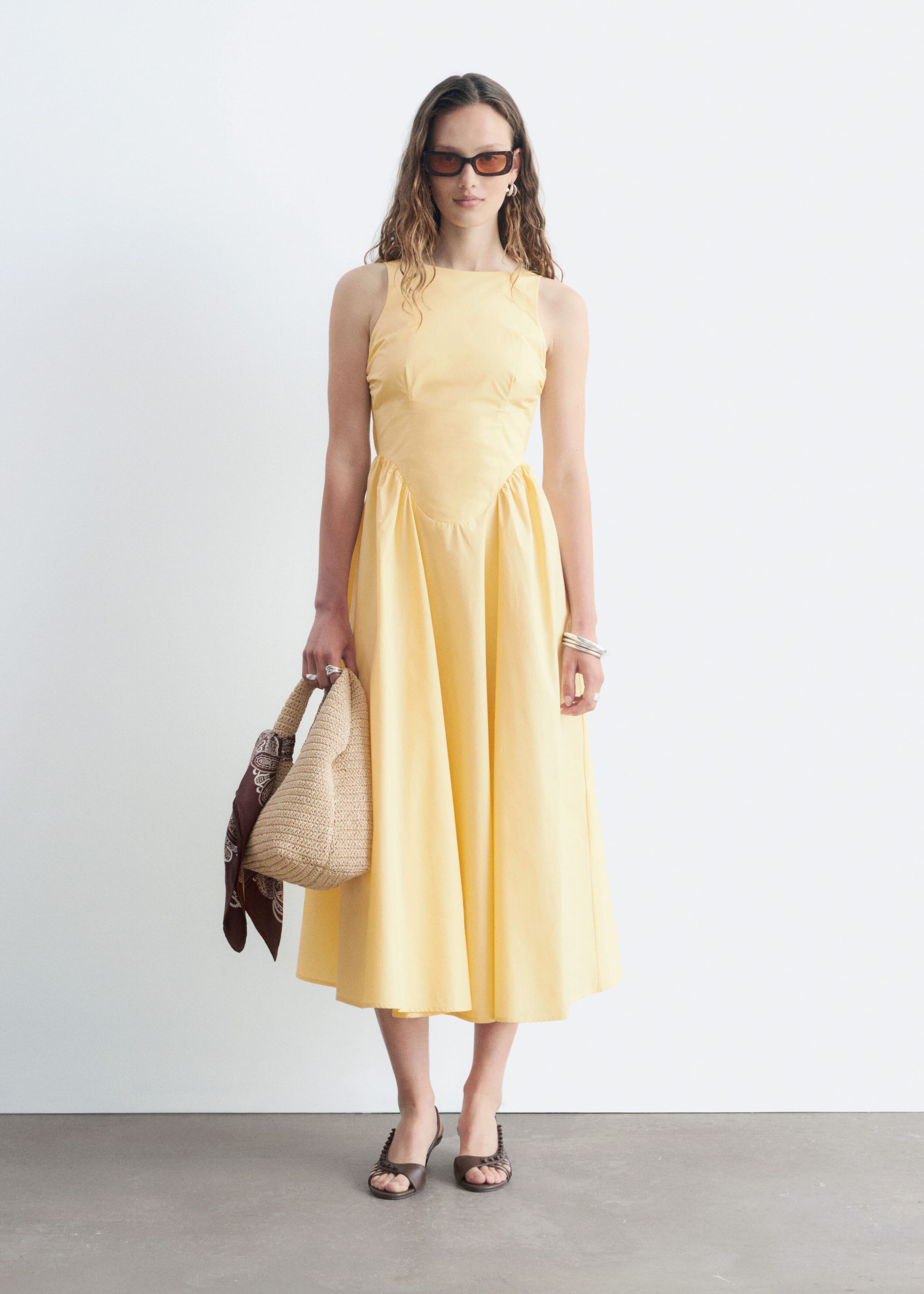 Midikleid mit Bindedetail hinten - Gelb - Stillleben