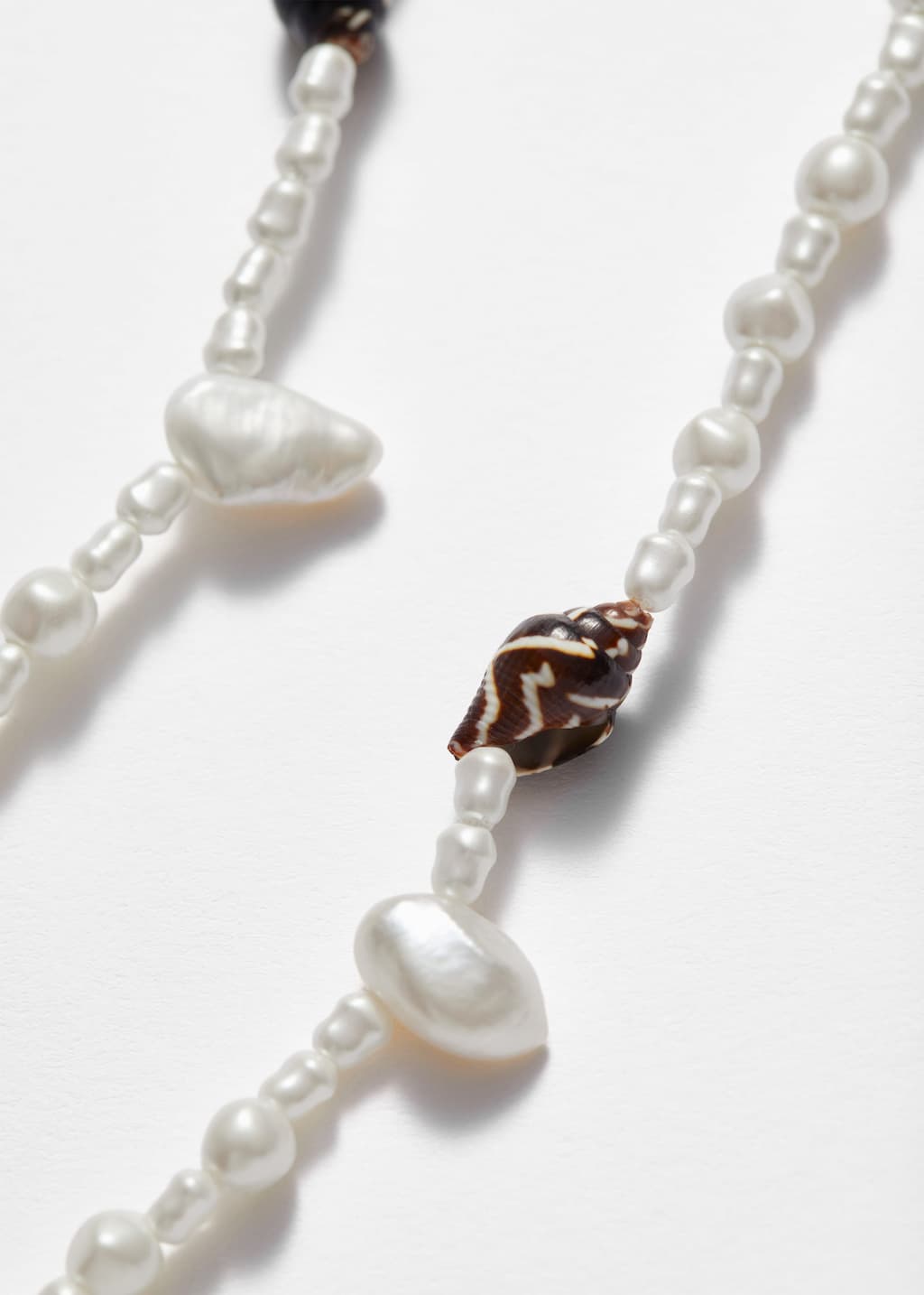 Collana di perle con conchiglie - {{variantName}} - Descrizione dettagliata