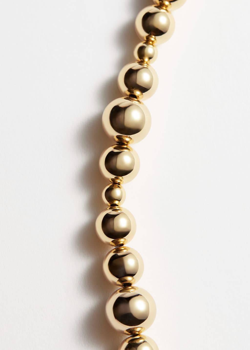 Pulsera de cuentas asimétricas - {{variantName}} - Detalle descriptivo