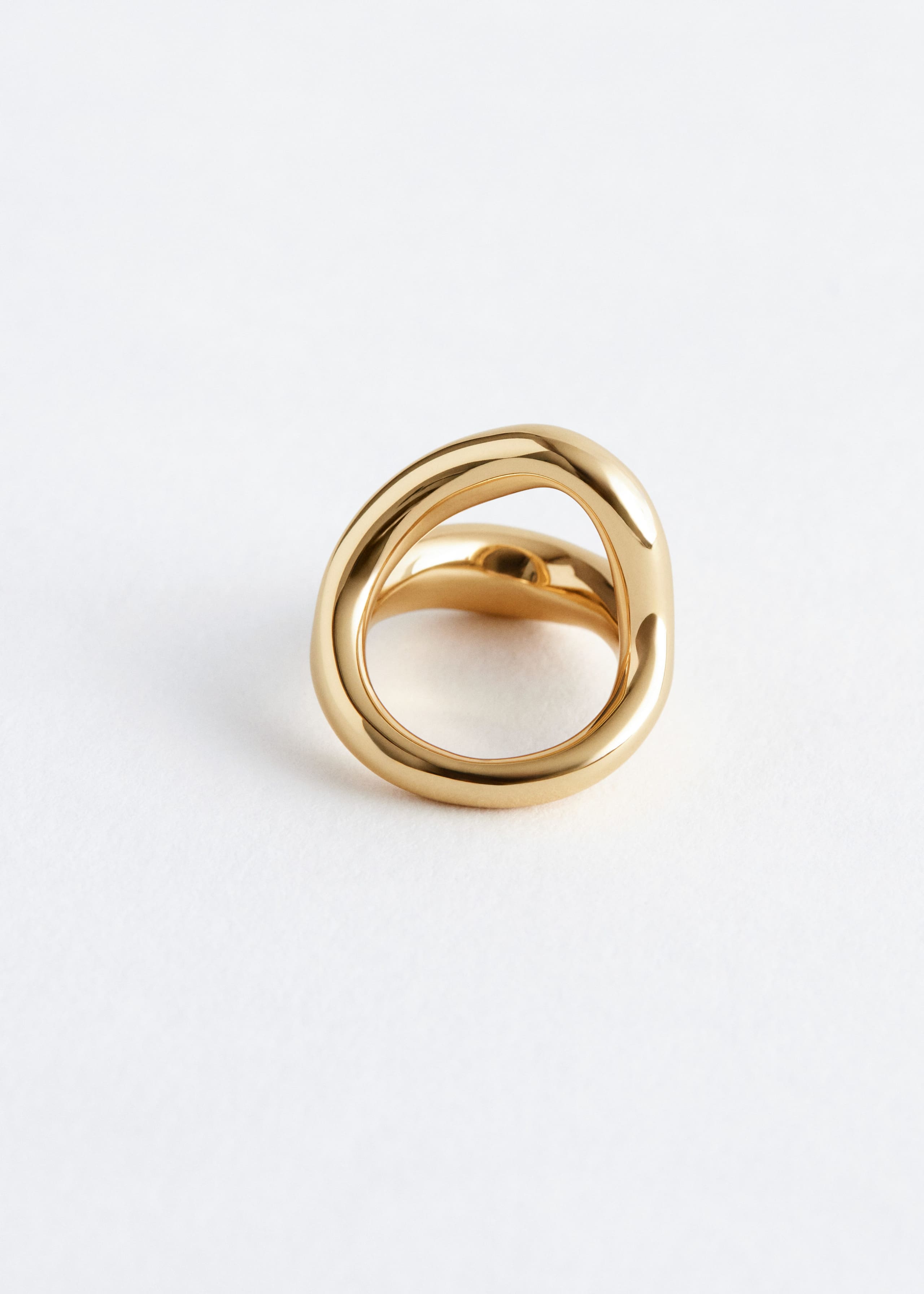 Image of Unregelmäßig geformter Ring