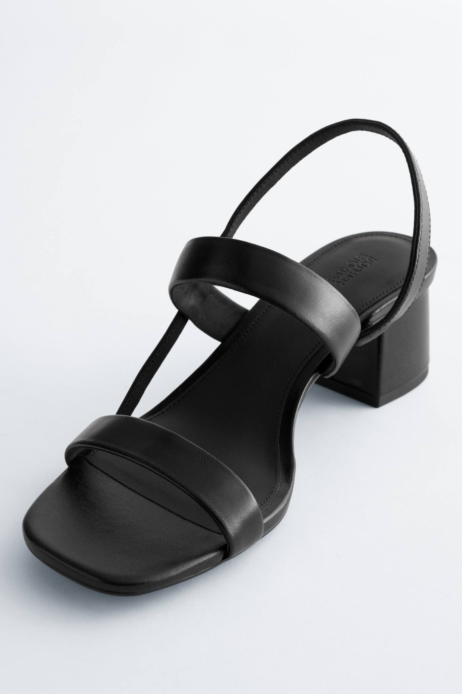 Remienkové sandále na blokovom podpätku - Čierna/Béžová/Biela - 3