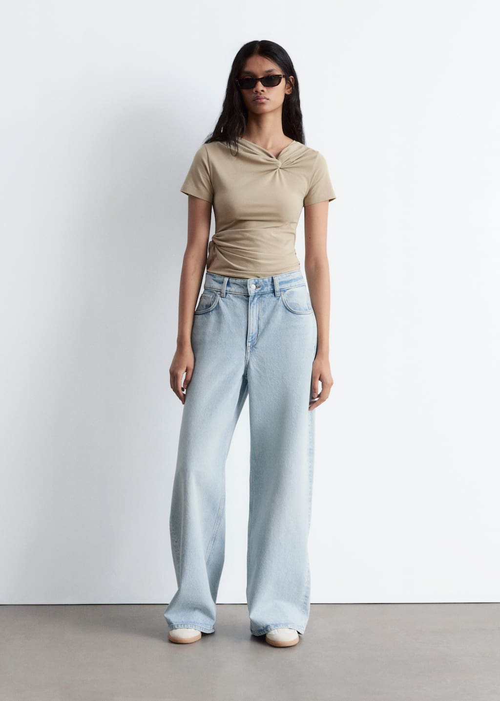 Twist-Detail T-shirt - Khaki Green - Lookbook