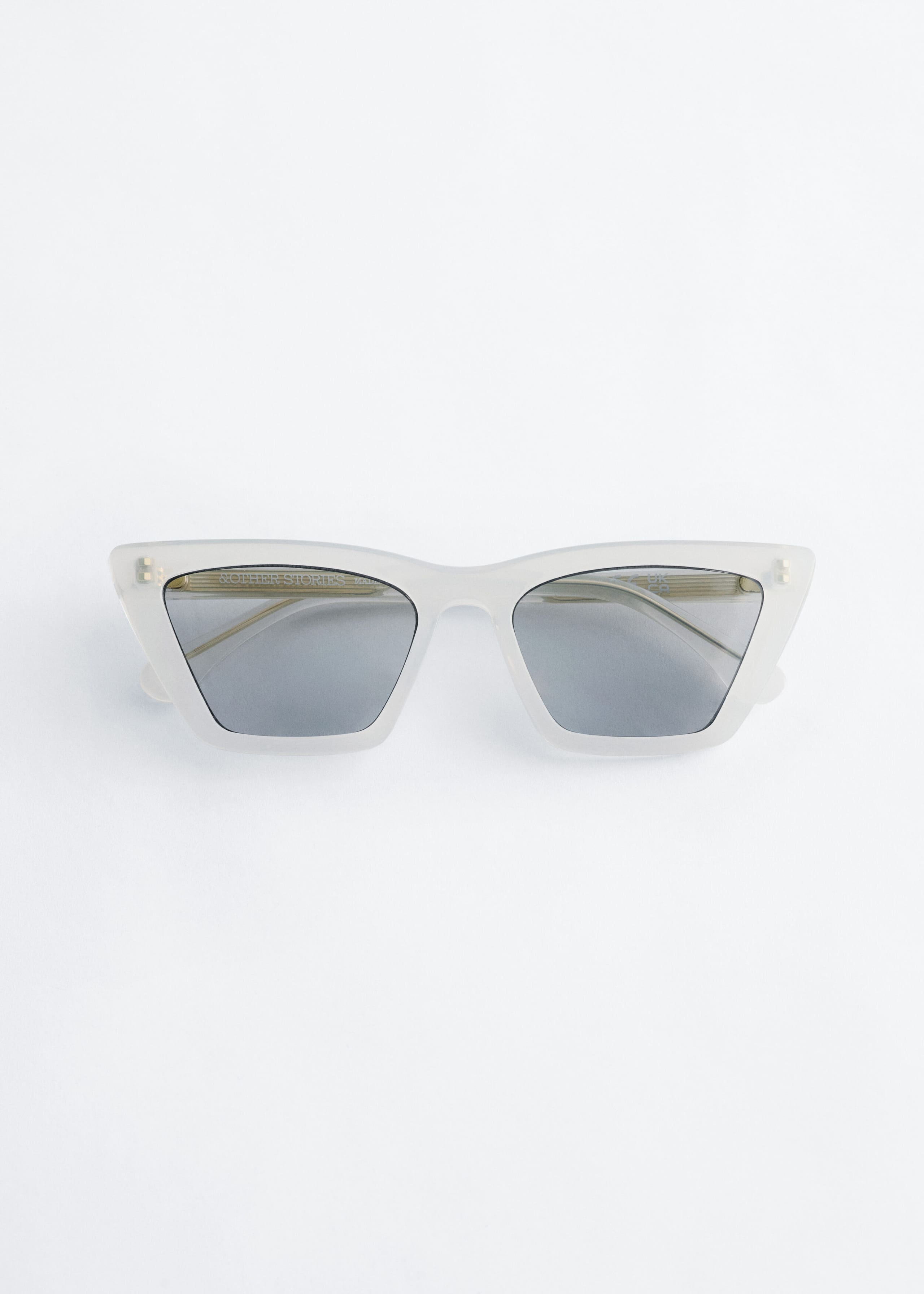 Lunettes de soleil œil de chat angulaires - Noir - Still Life