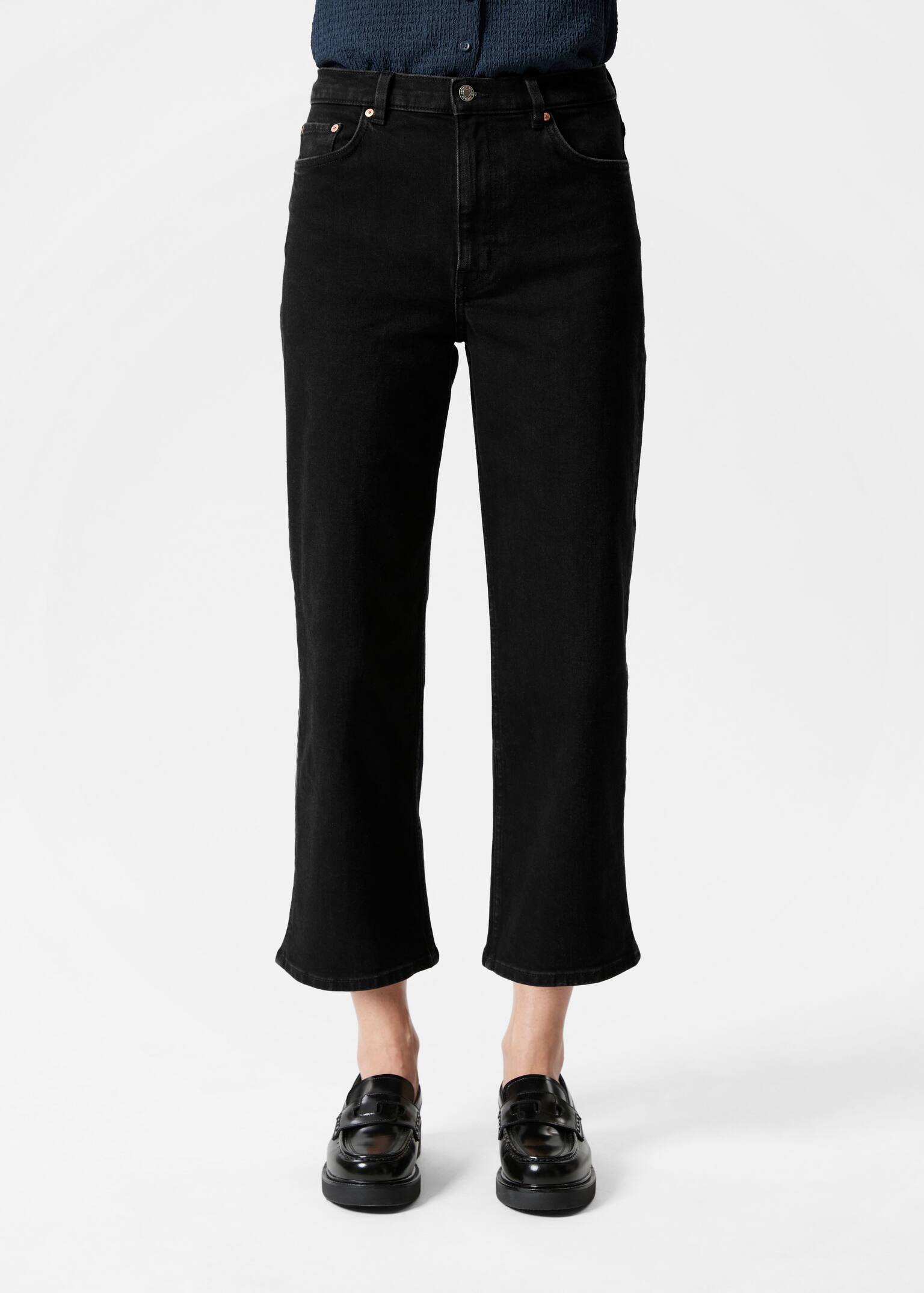 Verkürzte Jeans mit weitem Bein - Schwarz/Mittelblau/Hellblau/Weiß - 11