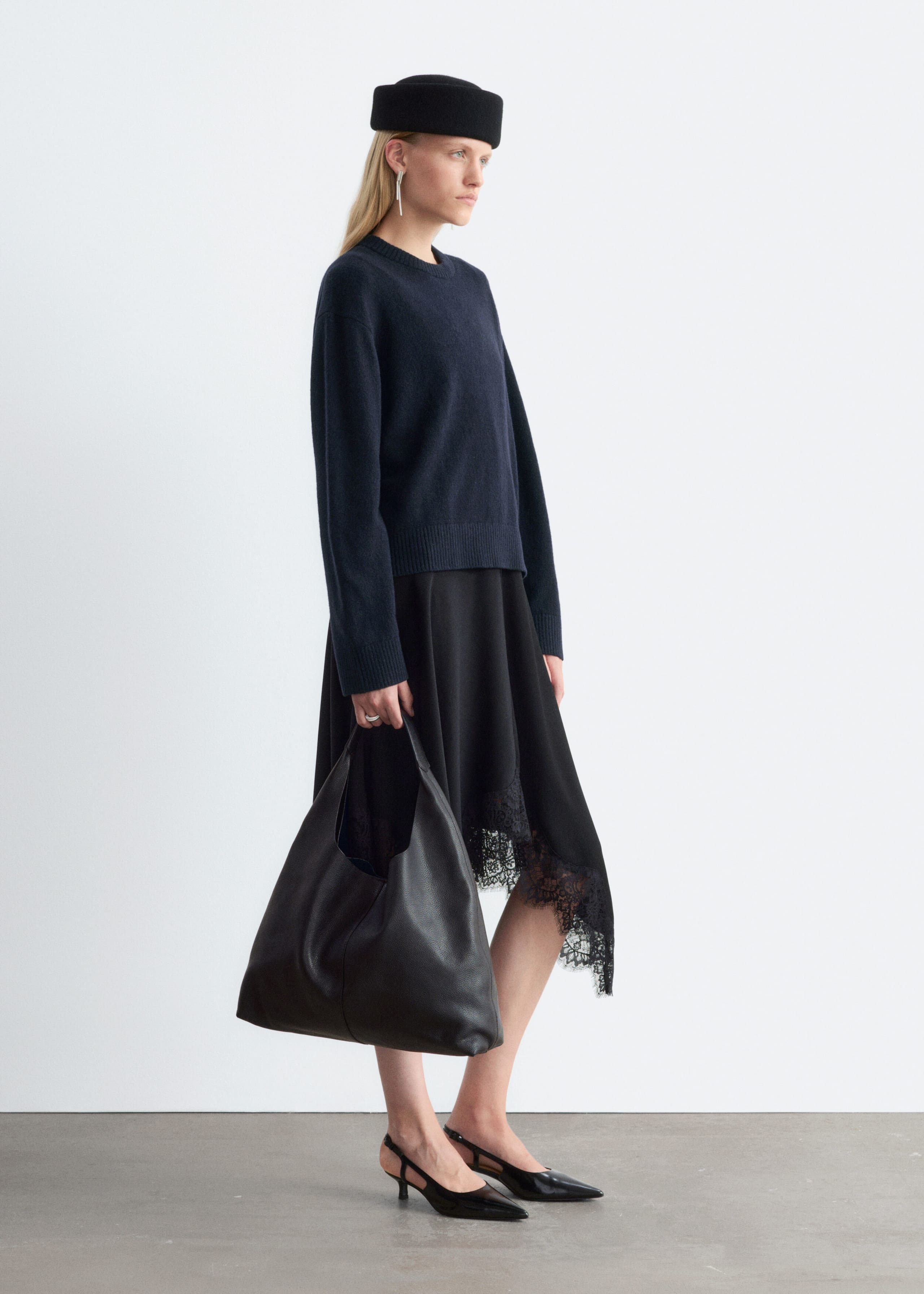 Kastenförmiger Strickpullover - Dunkelbraun - Lookbook