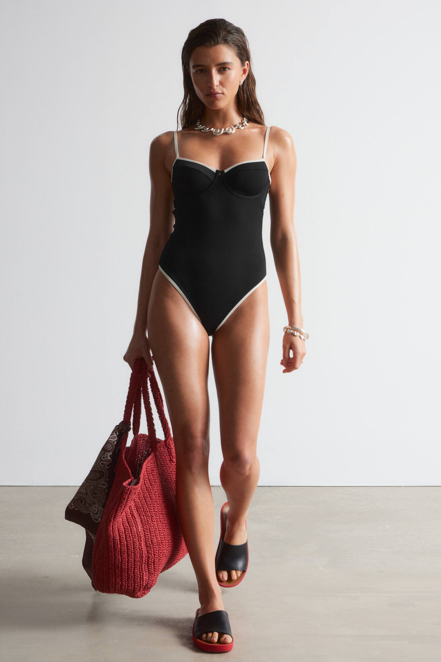 Geribbeld badpak met contrastbies - Zwart/wit - 9